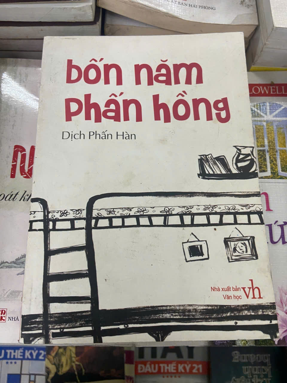 Bốn năm phấn hồng - Dịch Phấn Hàn Mới 80% (Sách văn học) VAVO