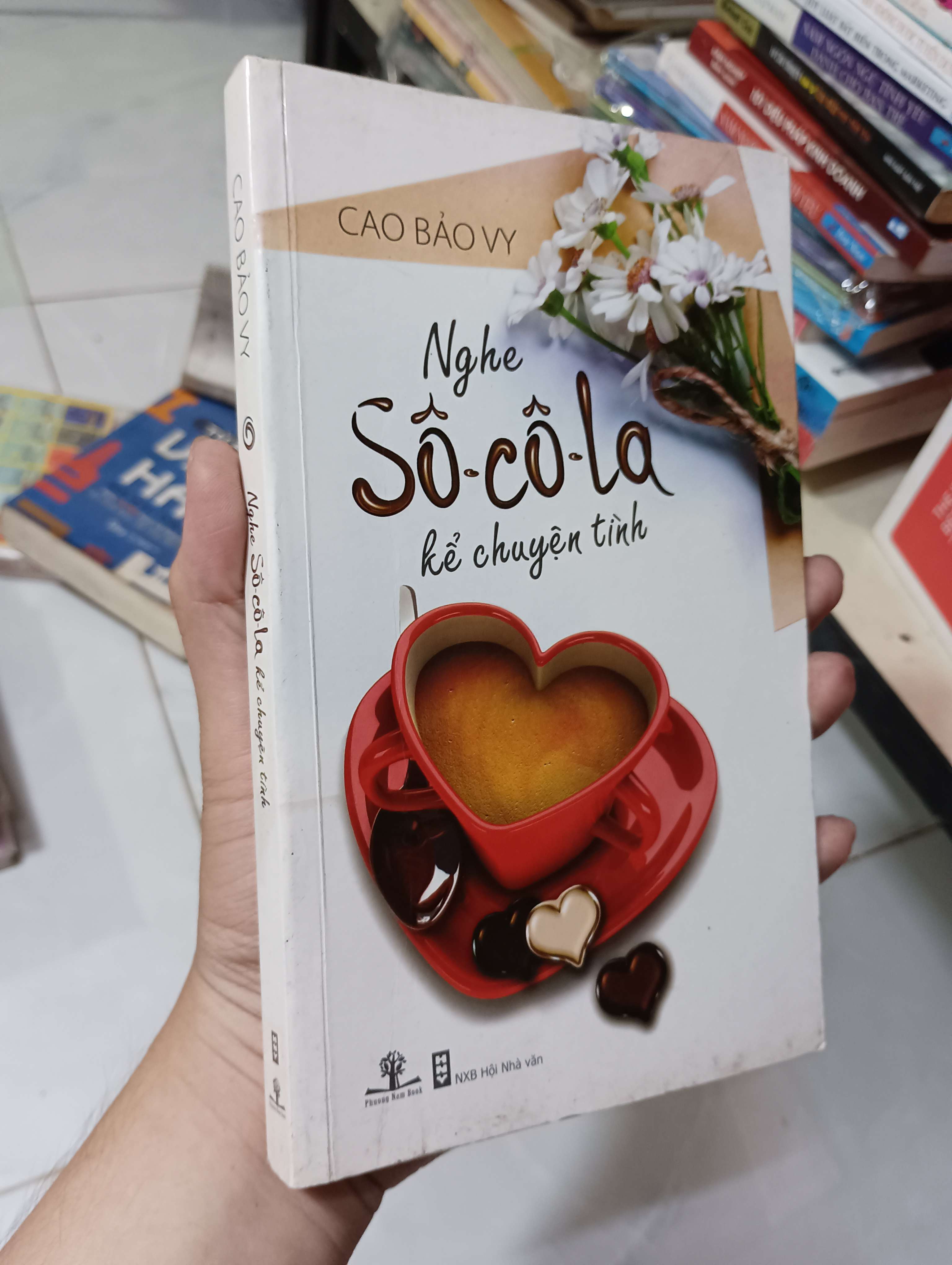 Nghe Sô-cô-la kể chuyện tình (Cao Bảo Vy) 2012 80% ố (Sách văn học) HLSC