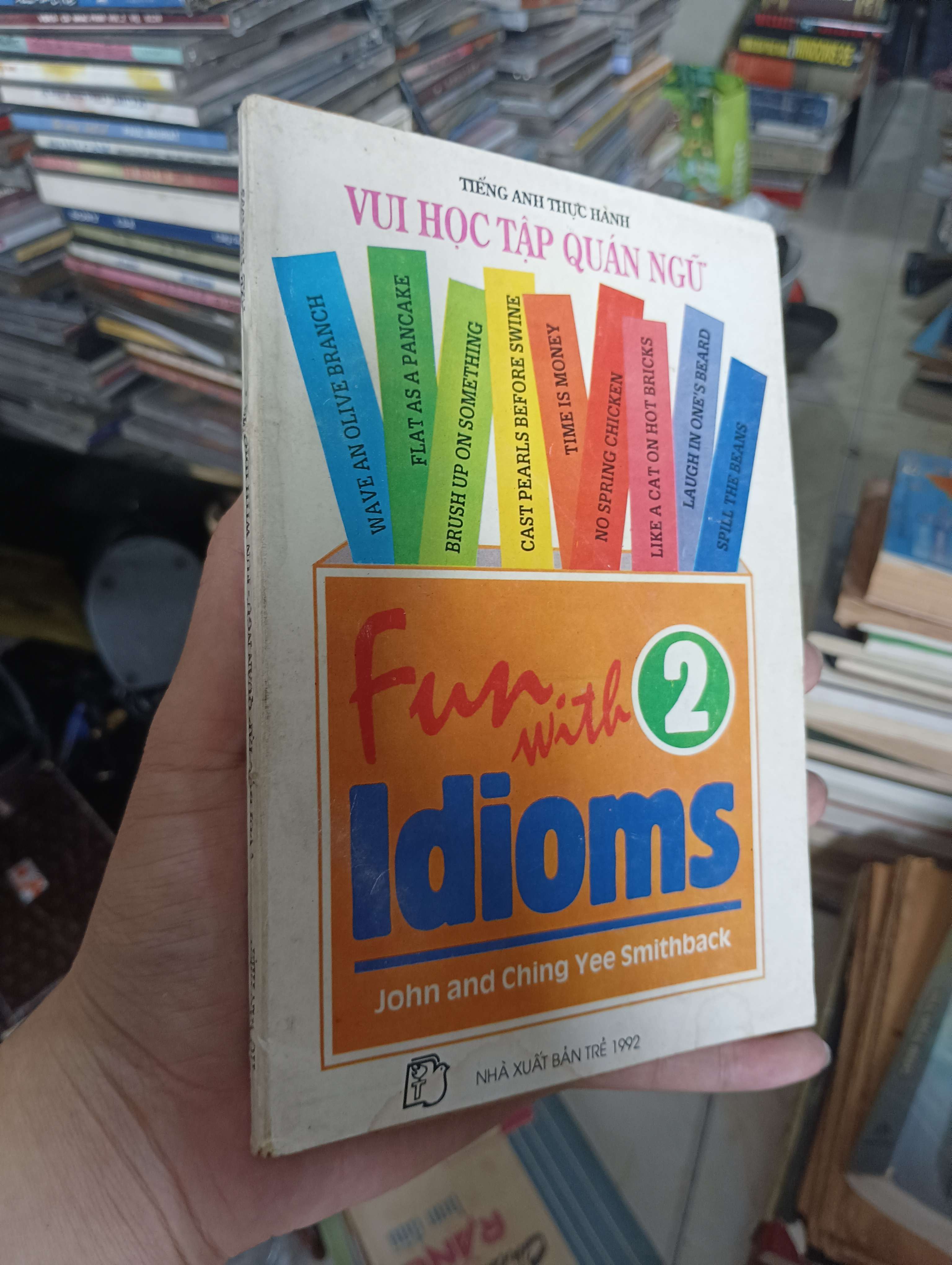 Fun with Idioms 2 - John and Ching Yee Smithback 1992 (Sách thiếu nhi) KSX