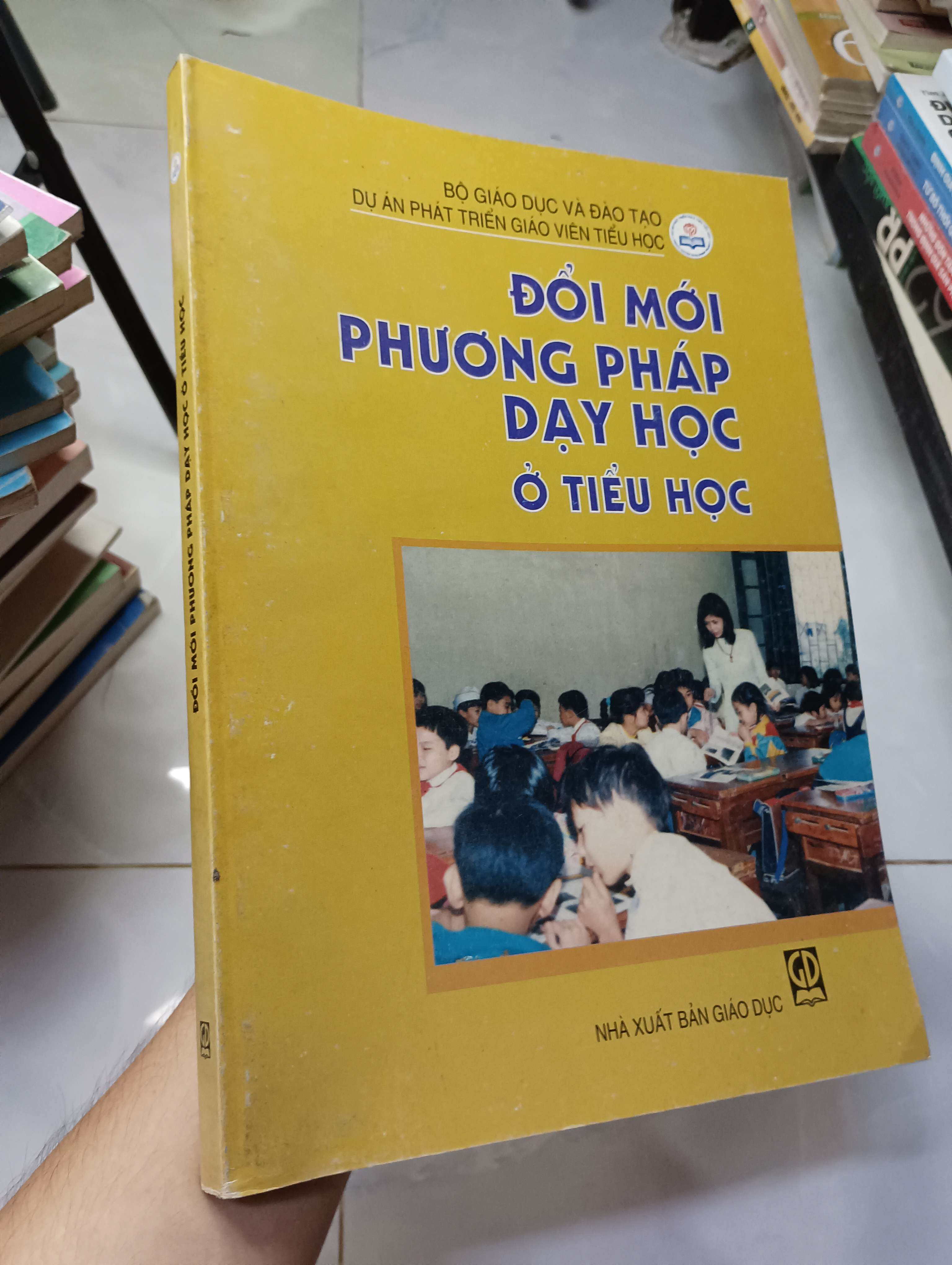 Đổi mới phương pháp dạy học ở tiểu học 2006 80% (Sách giáo khoa - giáo trình) HLSC
