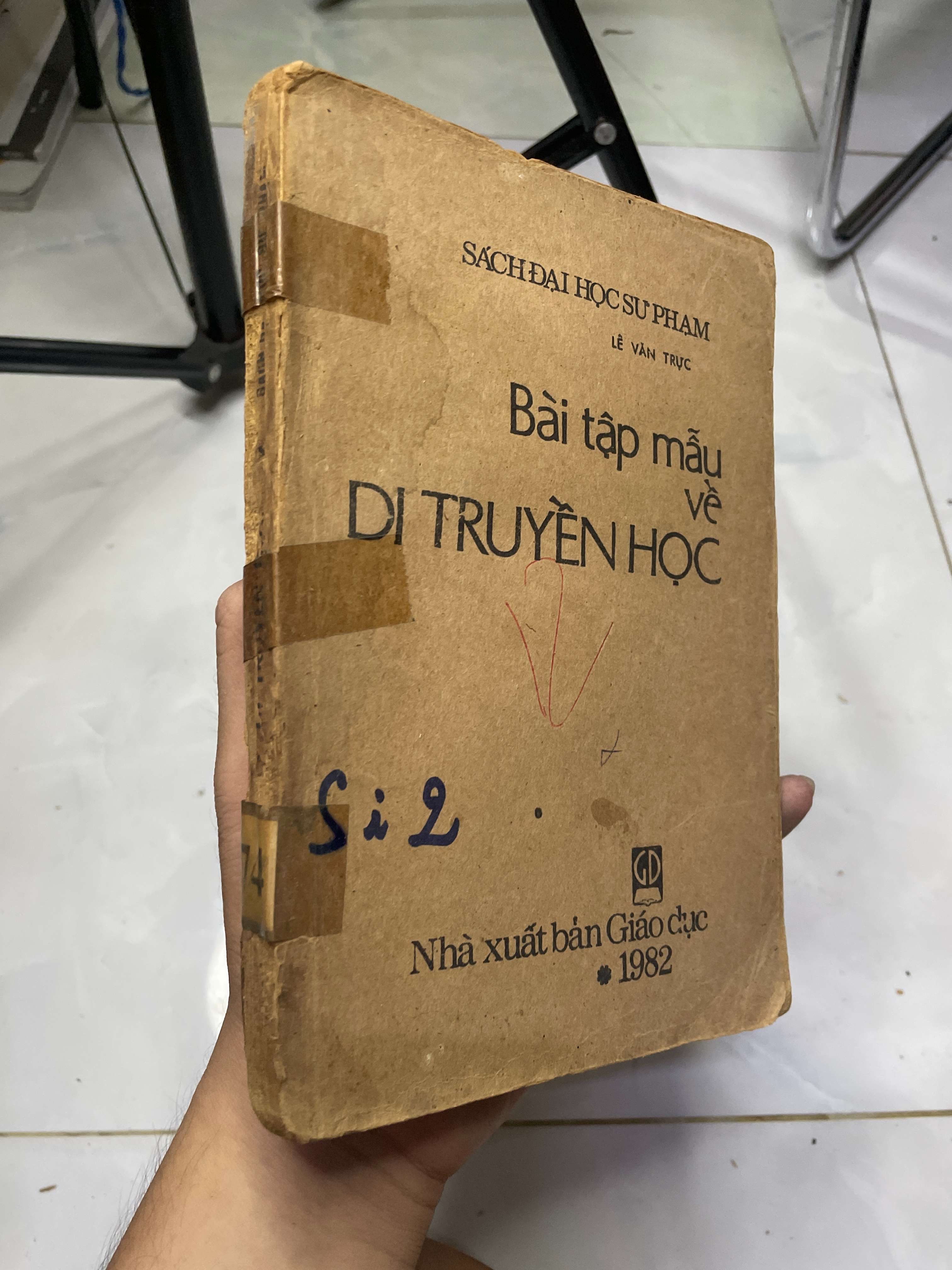 Bài tập mẫu về DI TRUYỀN HỌC - Lê Văn Trực 1982 70% mất bìa trước (Sách giáo khoa - giáo trình) HLSC