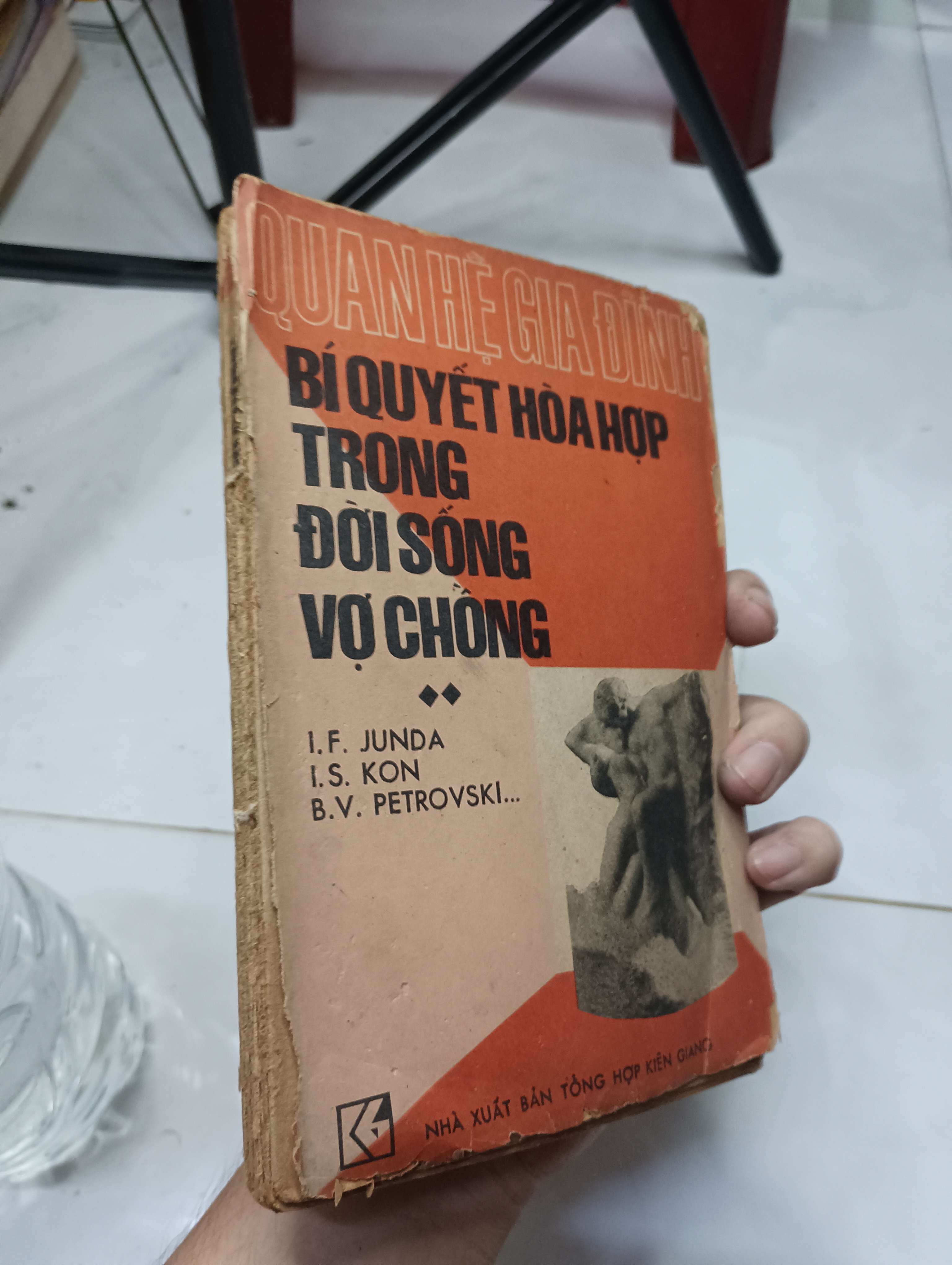 Quan Hệ Gia Đình: Bí quyết hòa hợp trong đời sống vợ chồng 1989 70% bung gáy (Sách tâm lý học - giới tính) HLSC