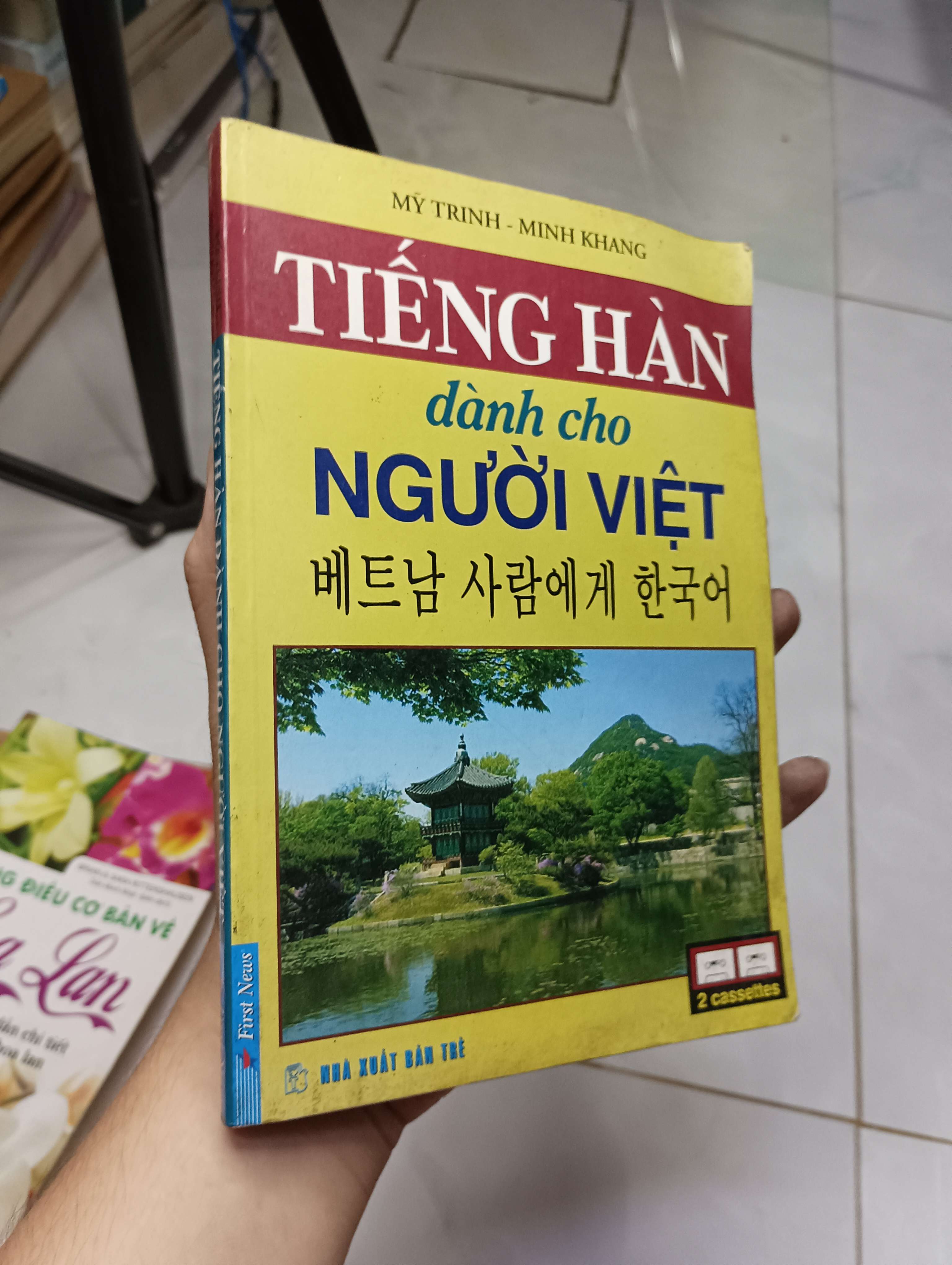 Tiếng Hàn dành cho người Việt - Mỹ Trinh & Minh Khang 2009 80% ố (Sách học tiếng Hàn) HLSC