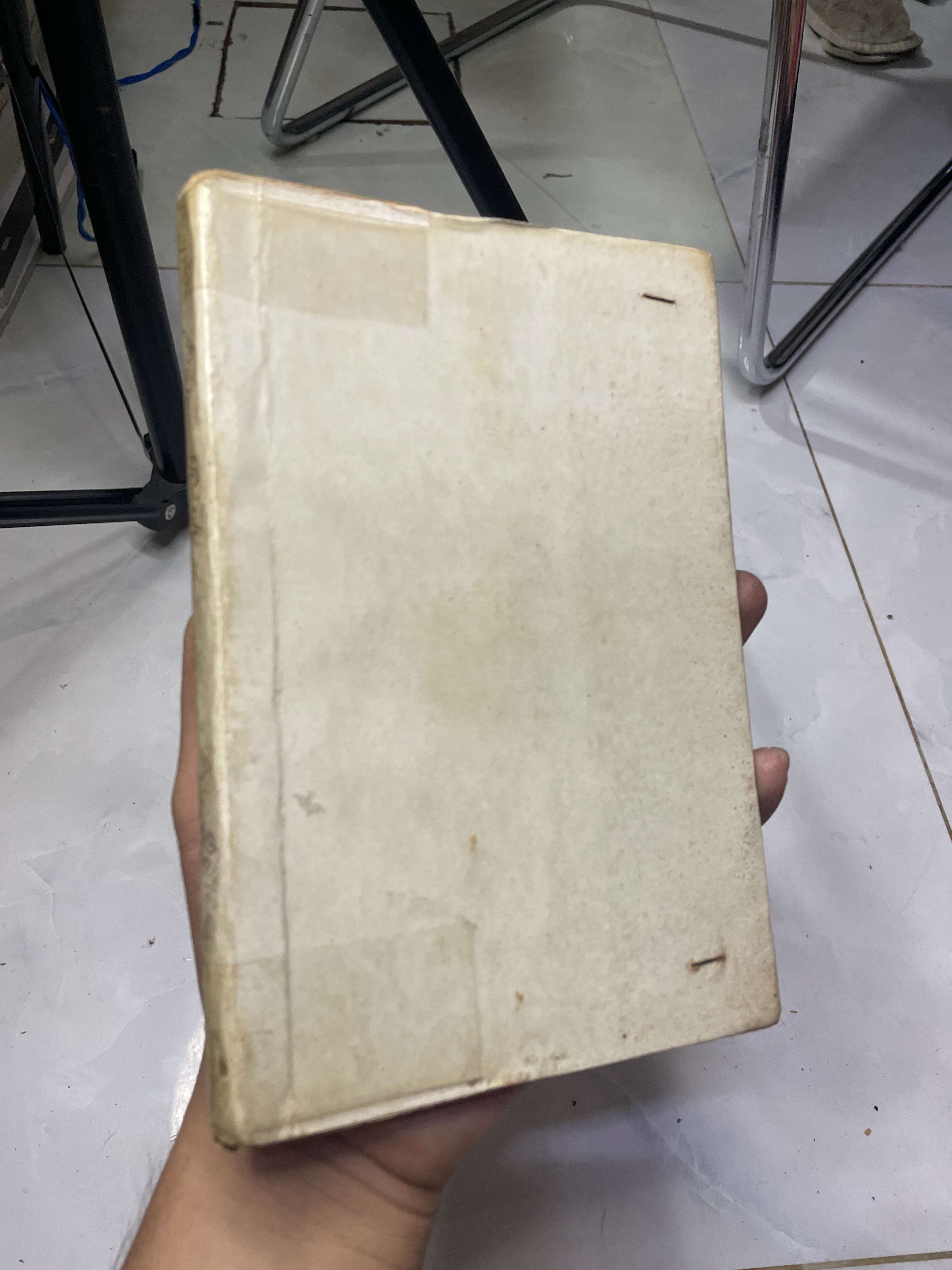 NGƯỜI BÁN MÌNH - ANGHEN MARIA ĐÈ LÈRA 1986 70% (Tiểu Thuyết) HLSC
