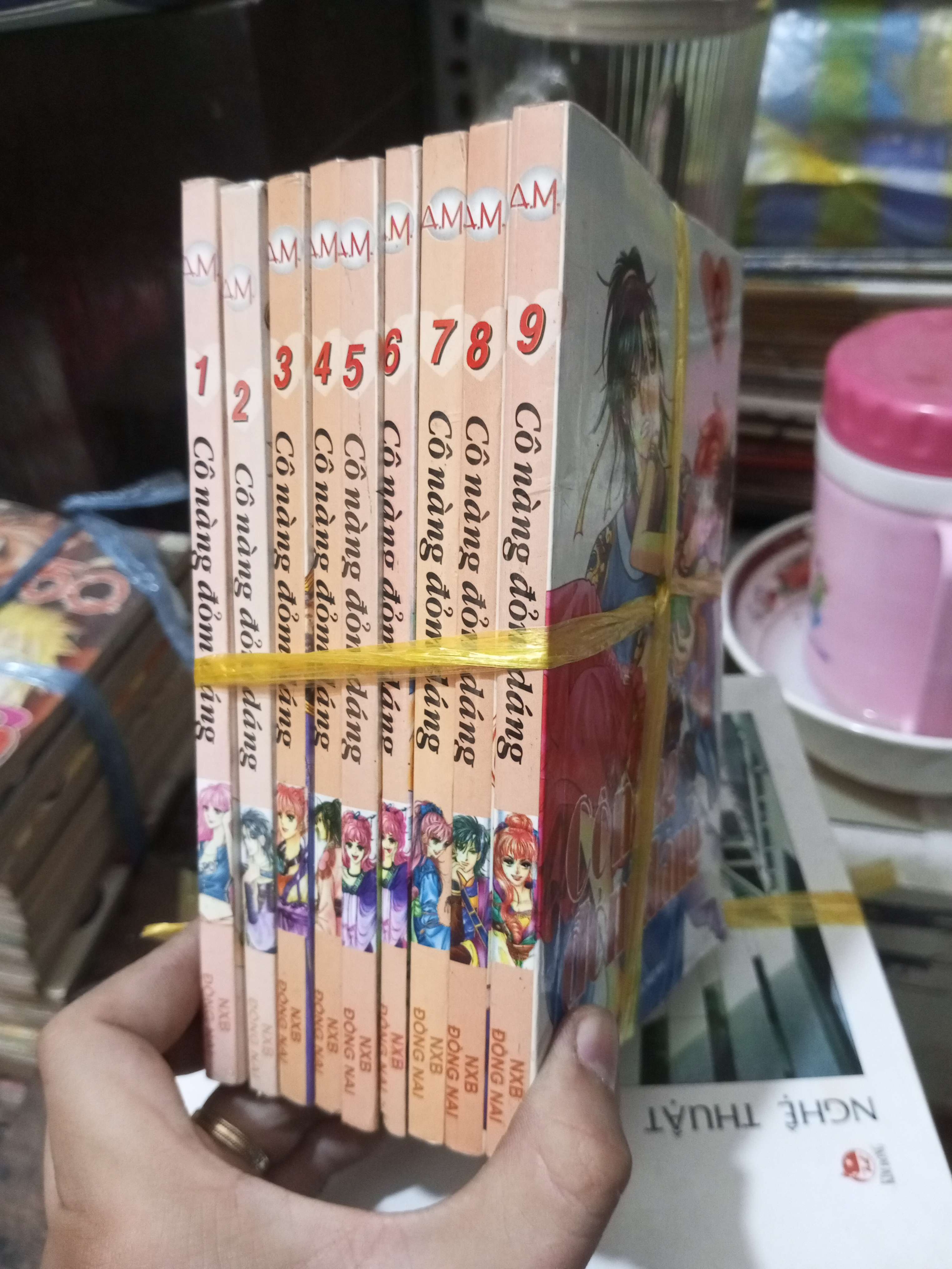 9 cuốn Cô nàng đỏm dáng (Truyện tranh ) BGB