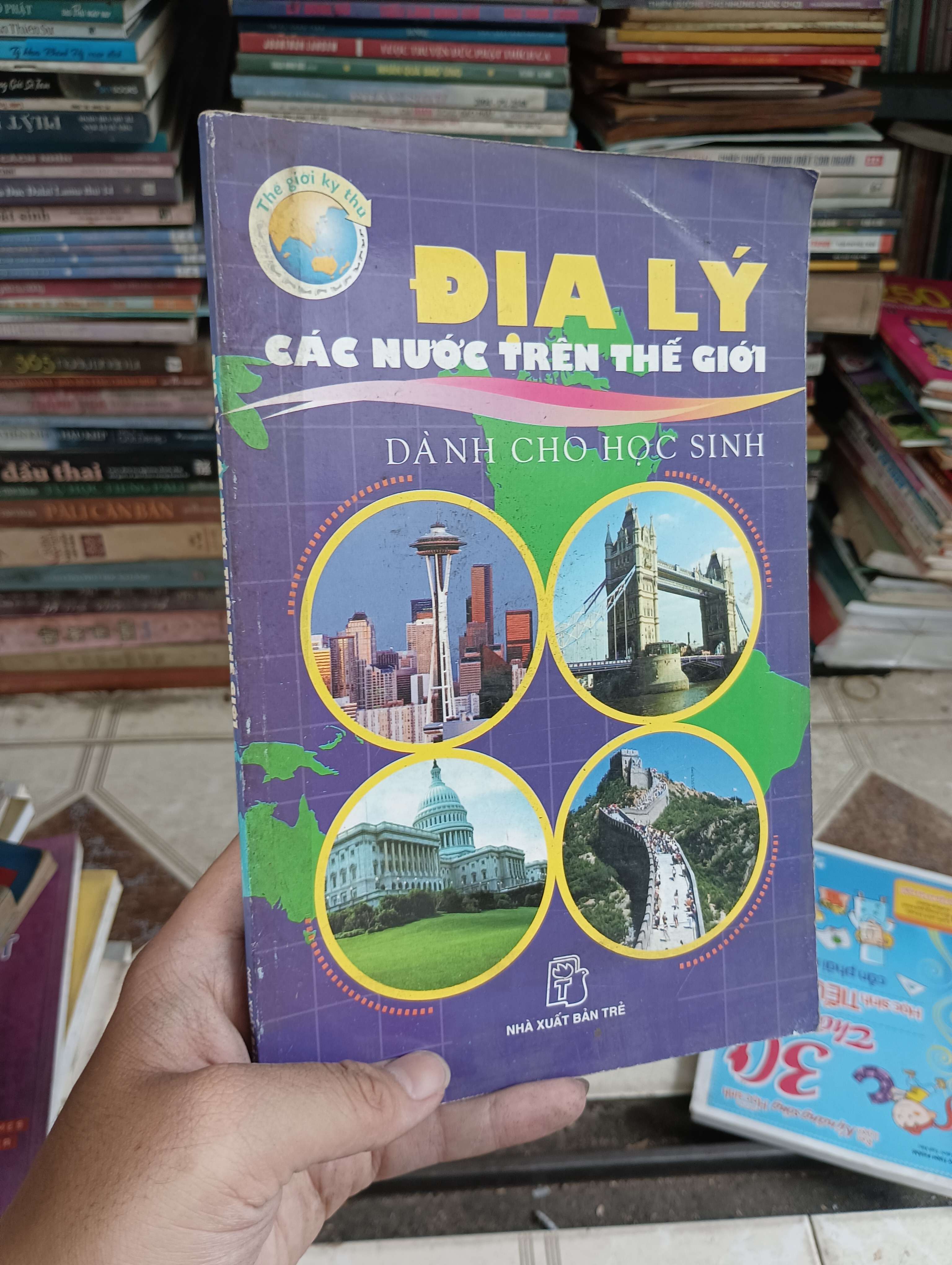 ĐỊA LÝ CÁC NƯỚC TRÊN THẾ GIỚI DÀNH CHO HỌC SINH 2005 (Sách kiến thức tổng hợp) BGB