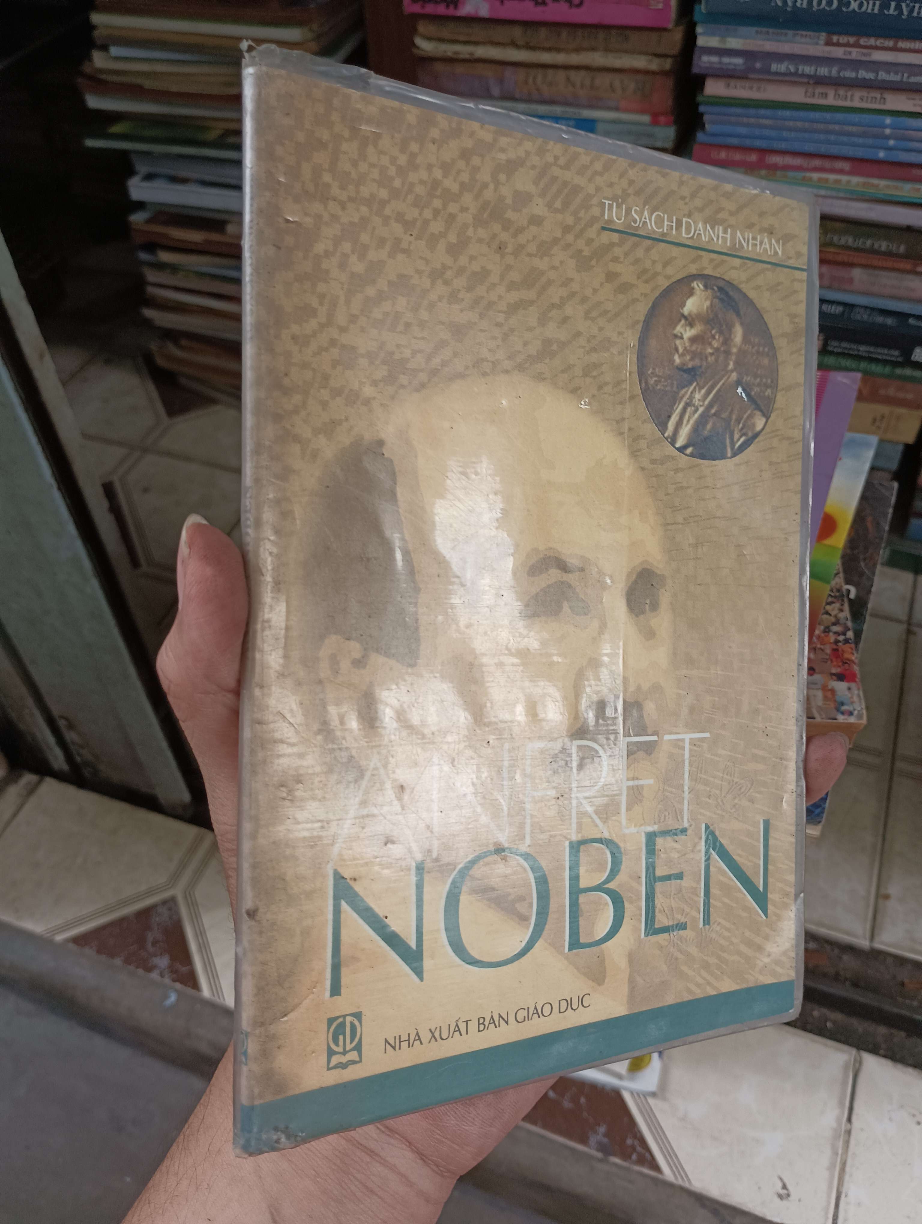 An-frét Nô-ben 2005 (Văn học nước ngoài) BGB