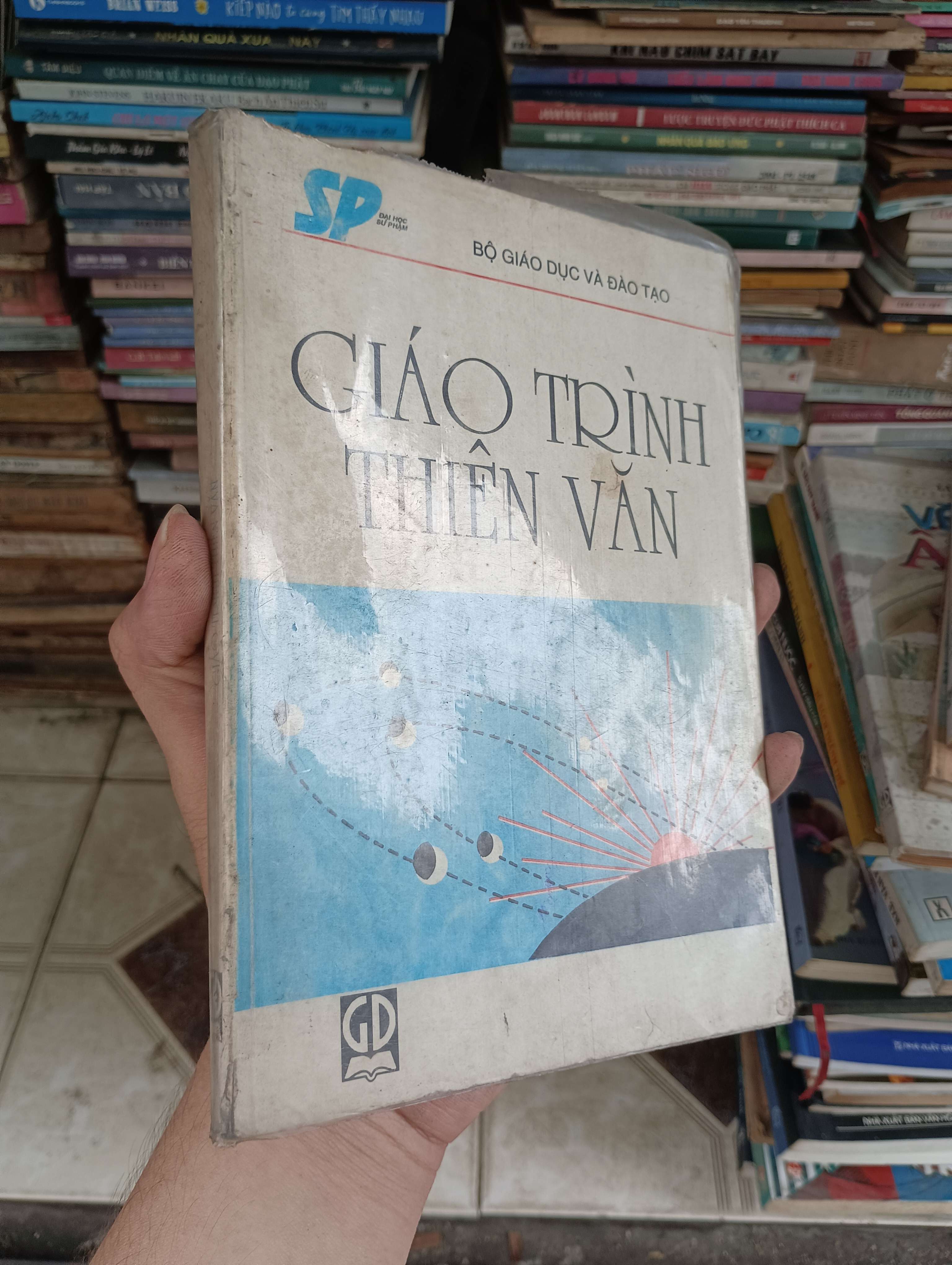GIÁO TRÌNH THIÊN VĂN 1997 (Sách giáo khoa - giáo trình) BGB