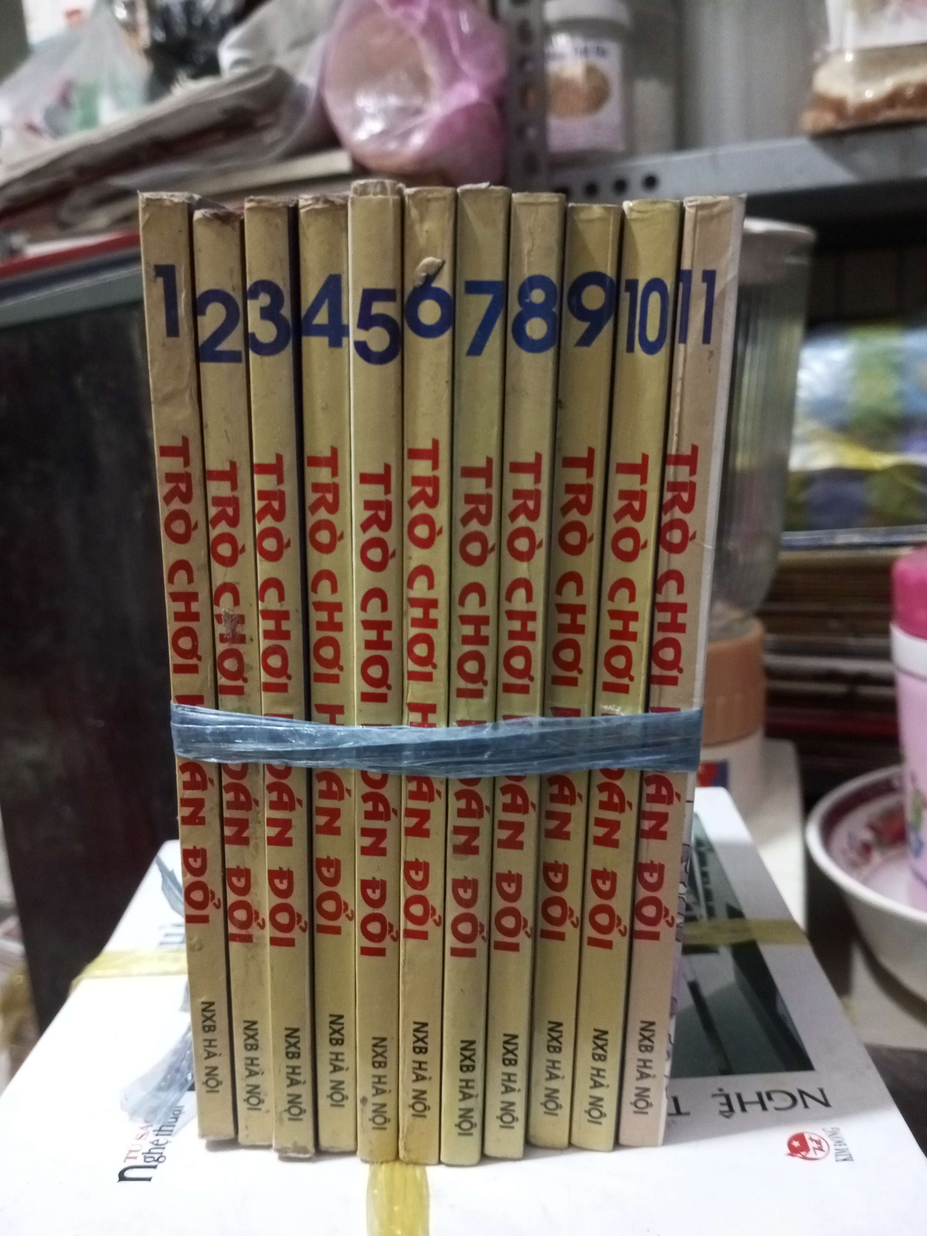 11 cuốn TRÒ CHƠI DÂN DÃ (Truyện tranh ) BGB