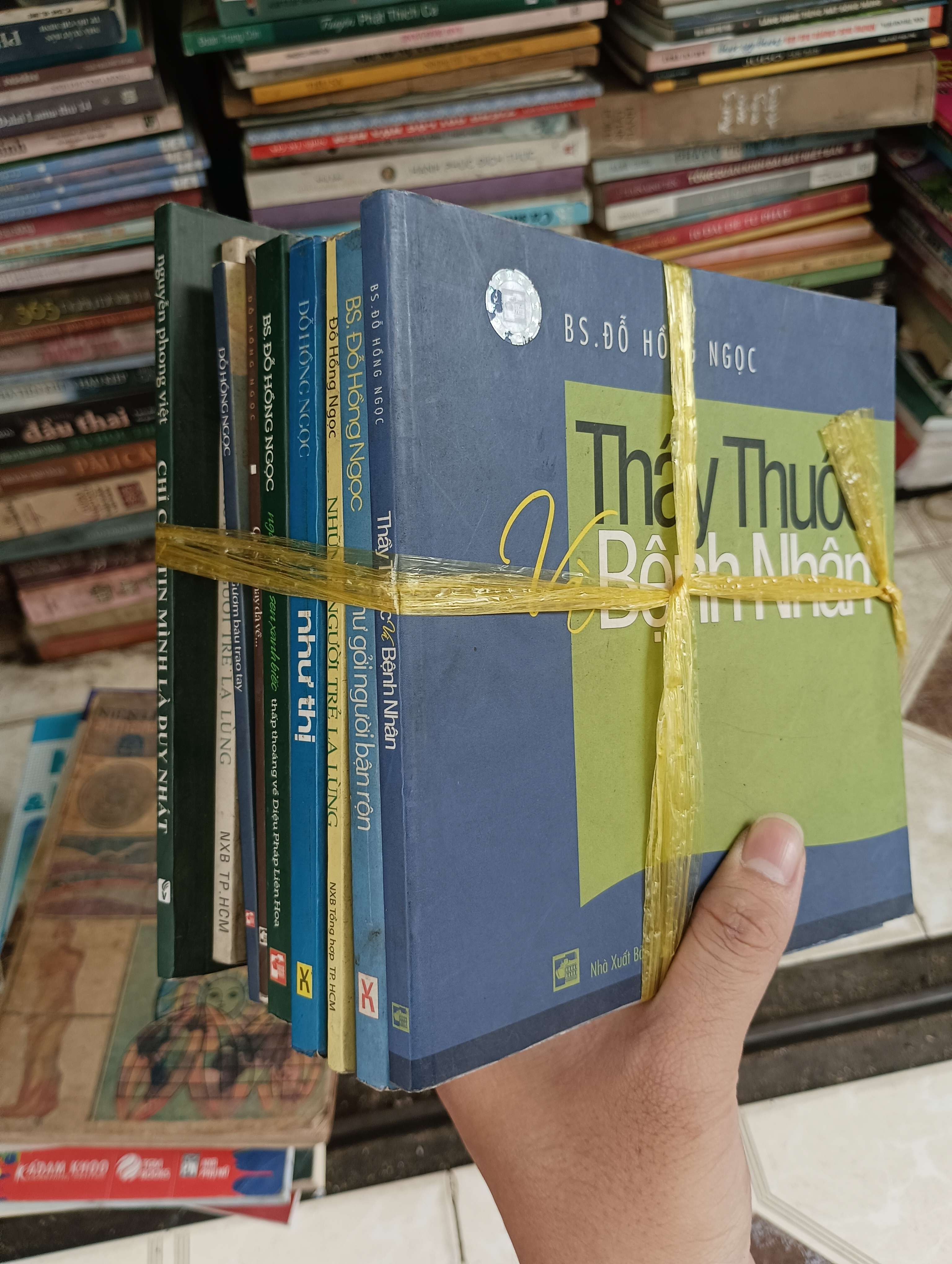 Thầy thuốc bệnh nhân (9 cuốn) - BS. Đỗ Hồng Ngọc (Sách Y học - Sức khỏe - Thể thao) BGB