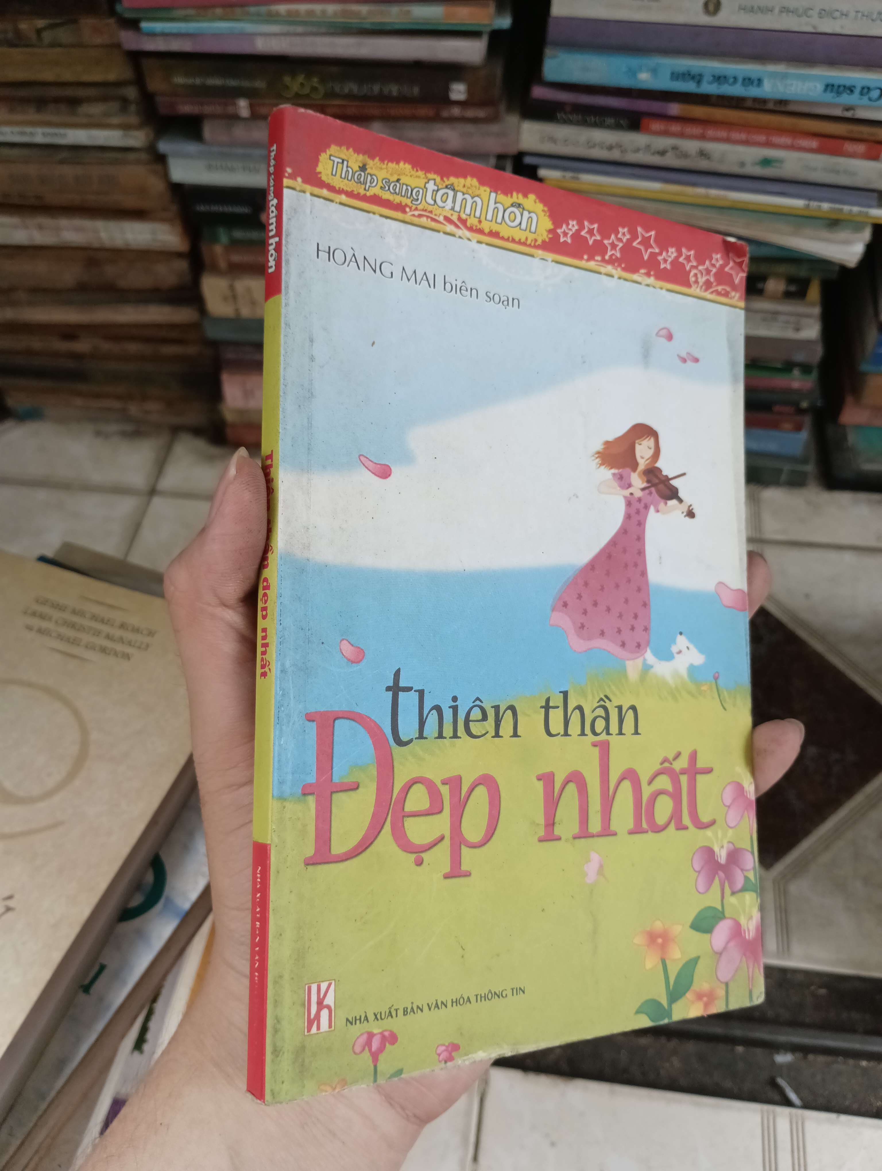 Thiên thần đẹp nhất - Hoàng Mai 2009 (Sách văn học) BGB