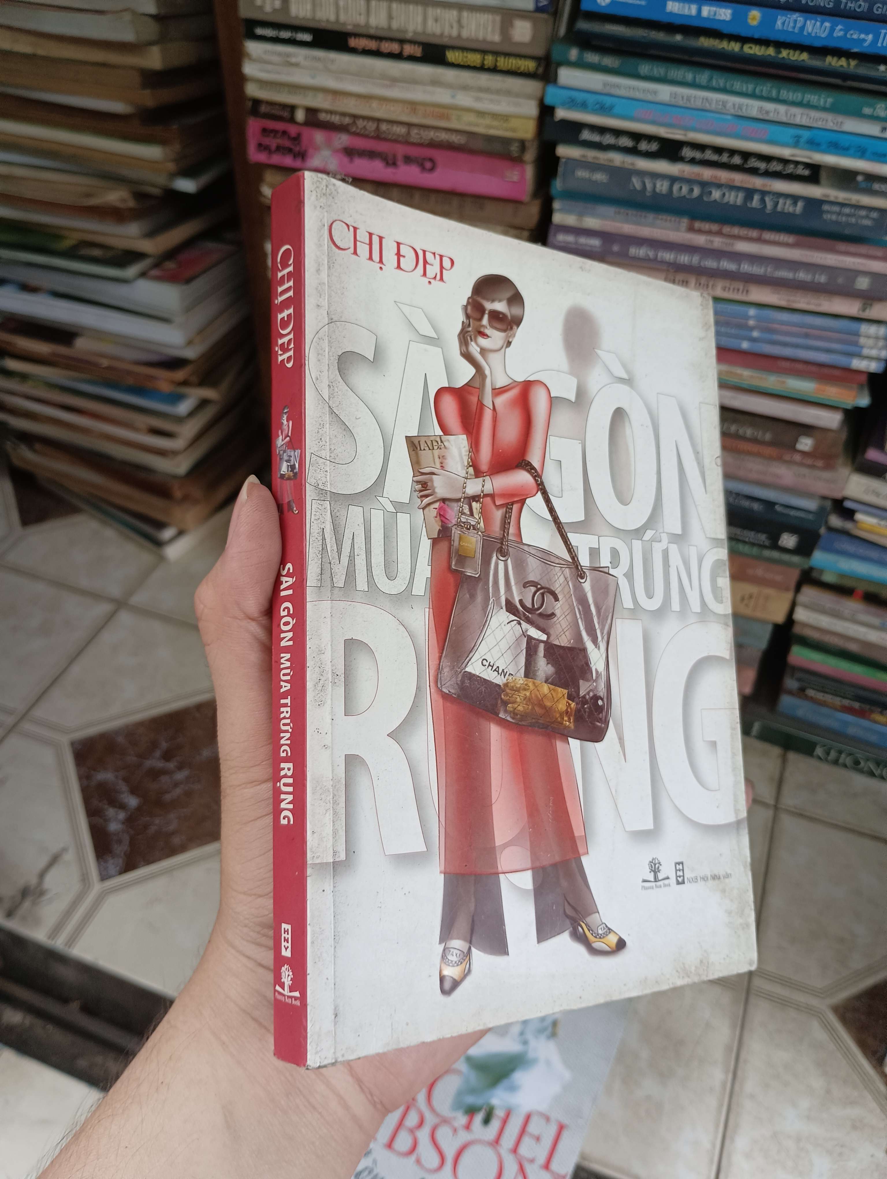 Sài Gòn mùa trứng rụng - Chị Đẹp 2014 (Sách văn học) BGB