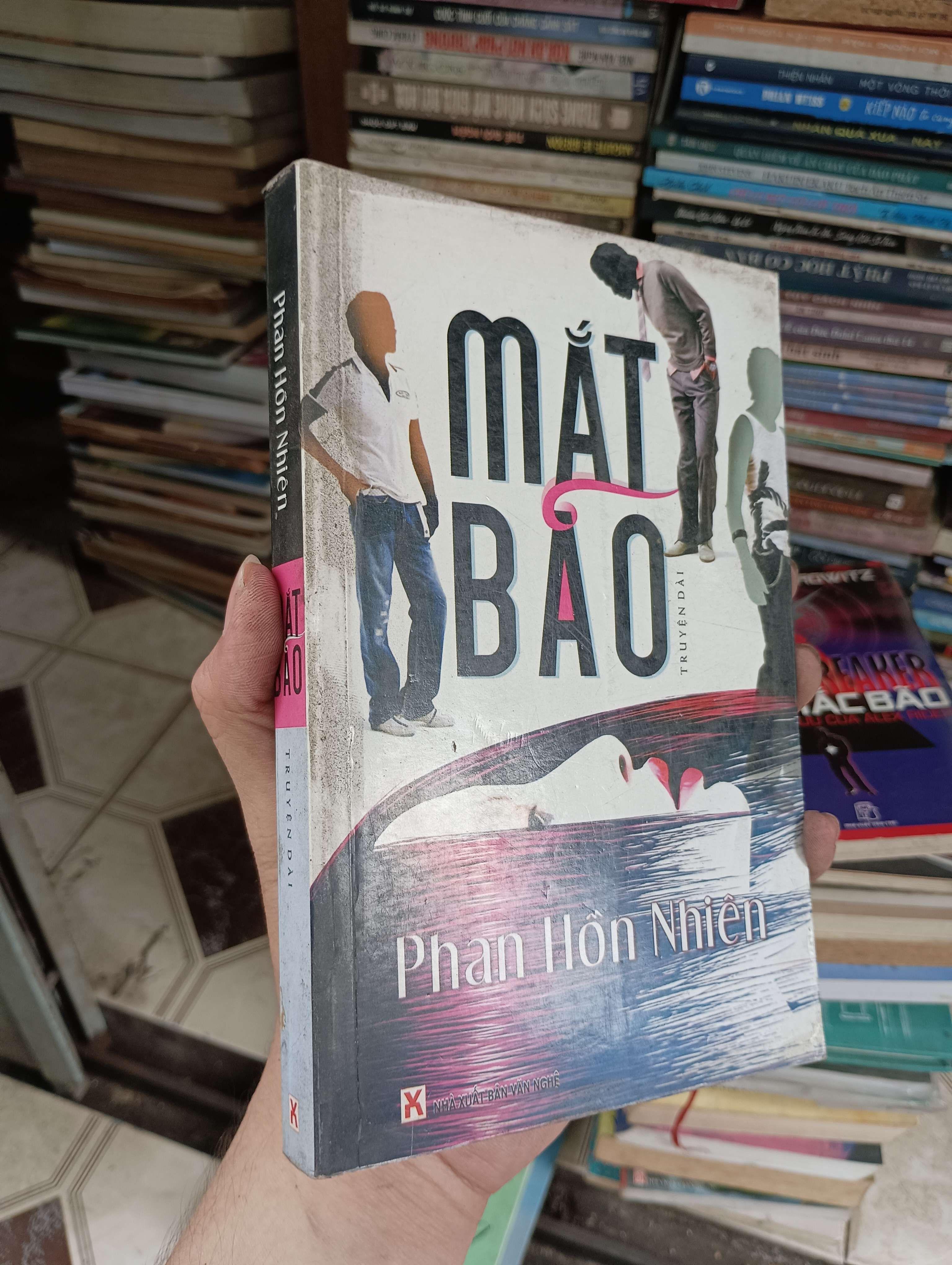 Mắt Bão - Phan Hồn Nhiên 2008 (Sách văn học) BGB