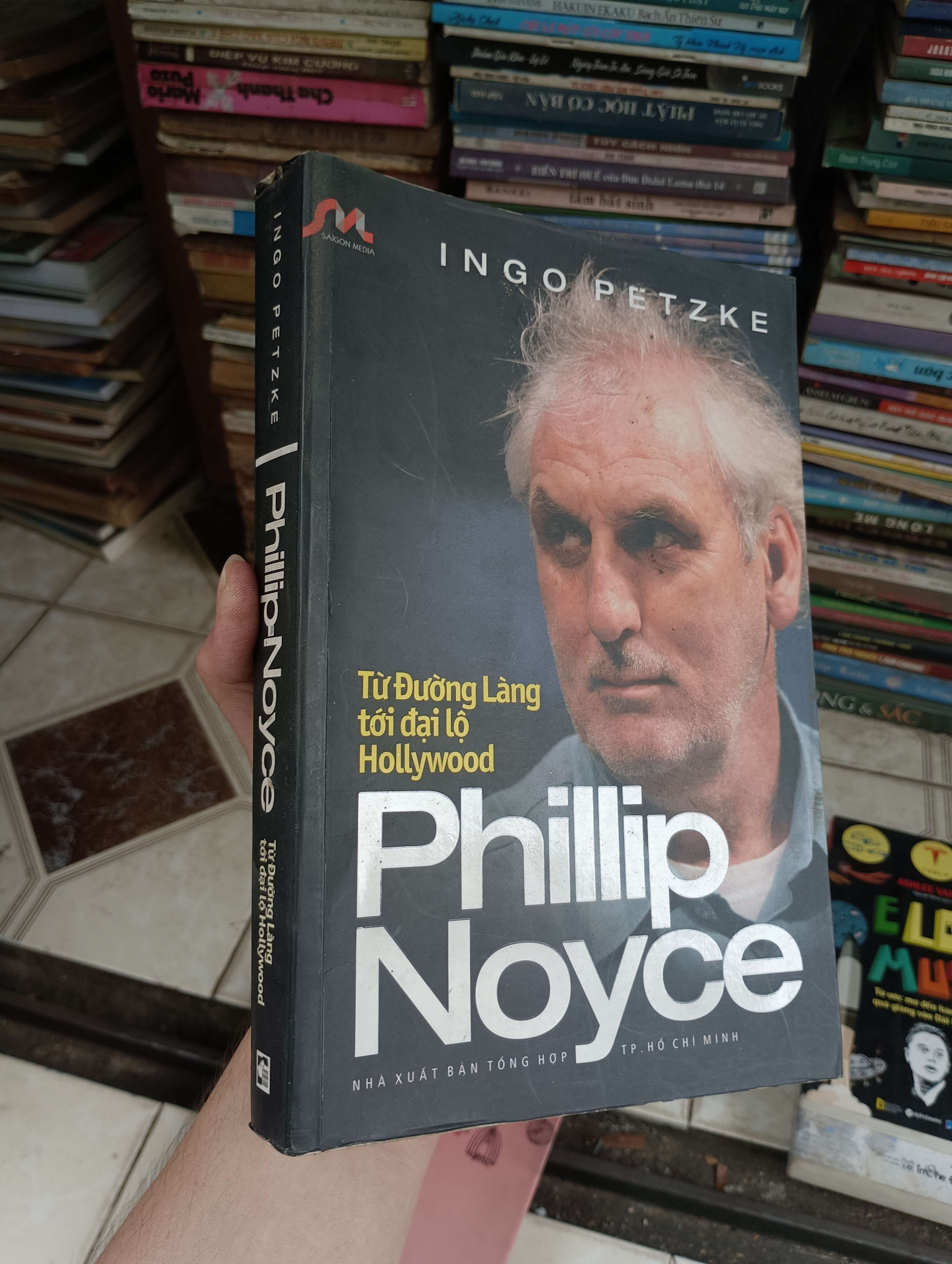 Từ Đường Làng tới đại lộ Hollywood / Phillip Noyce - Ingo Petzke 2011 (Sách văn học) BGB