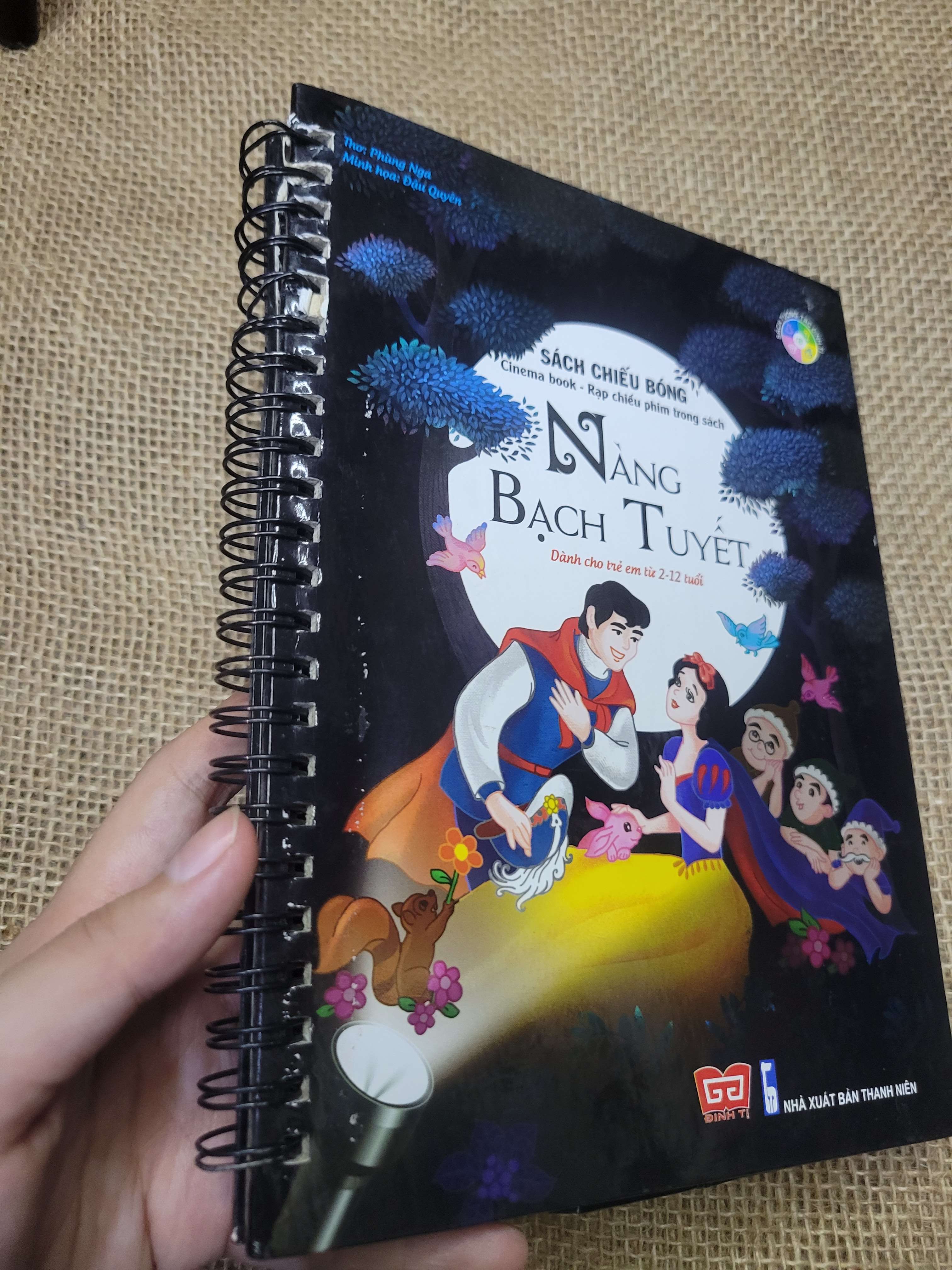 NÀNG BẠCH TUYẾT 2019 mới 80% bẩn bìa, ố nhẹ (Truyện tranh ) HCM