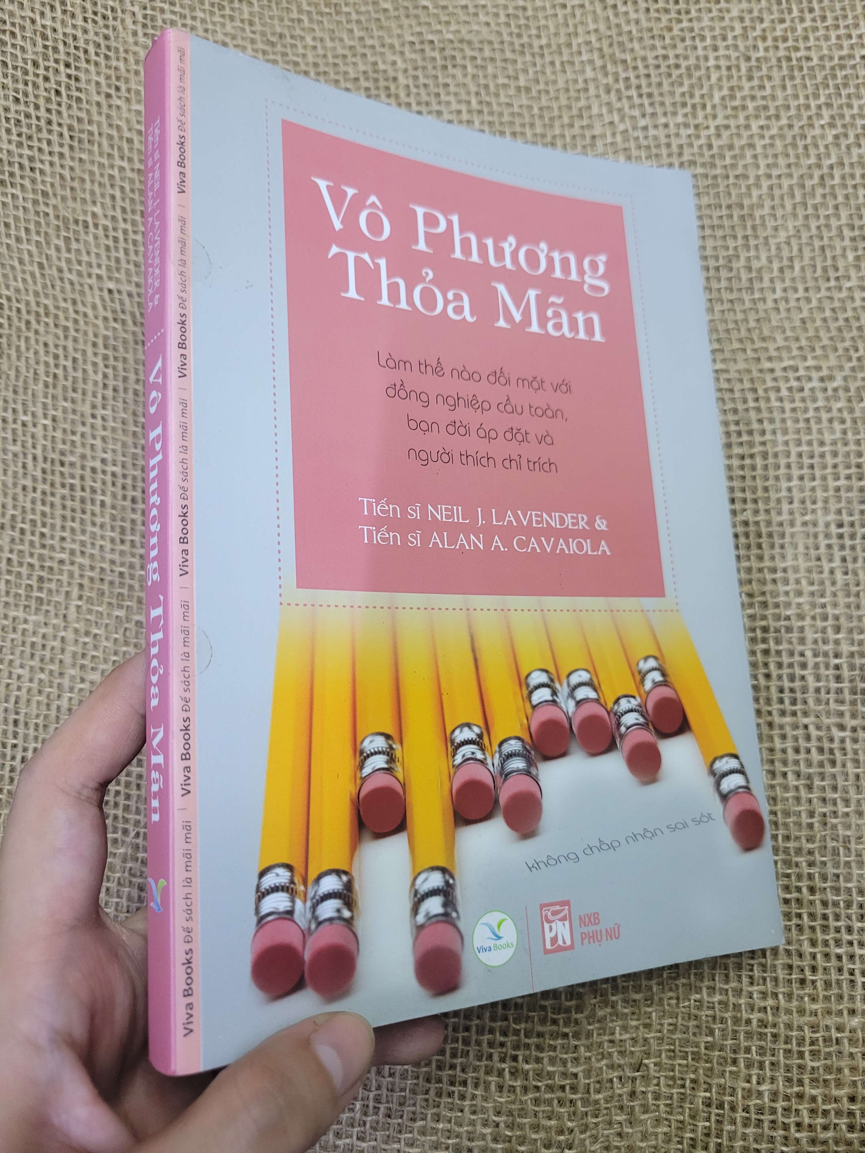 VÔ PHƯƠNG THỎA MẠN 2014 mới 80% bẩn bìa, mộc đỏ (Kỹ năng sống) HCM