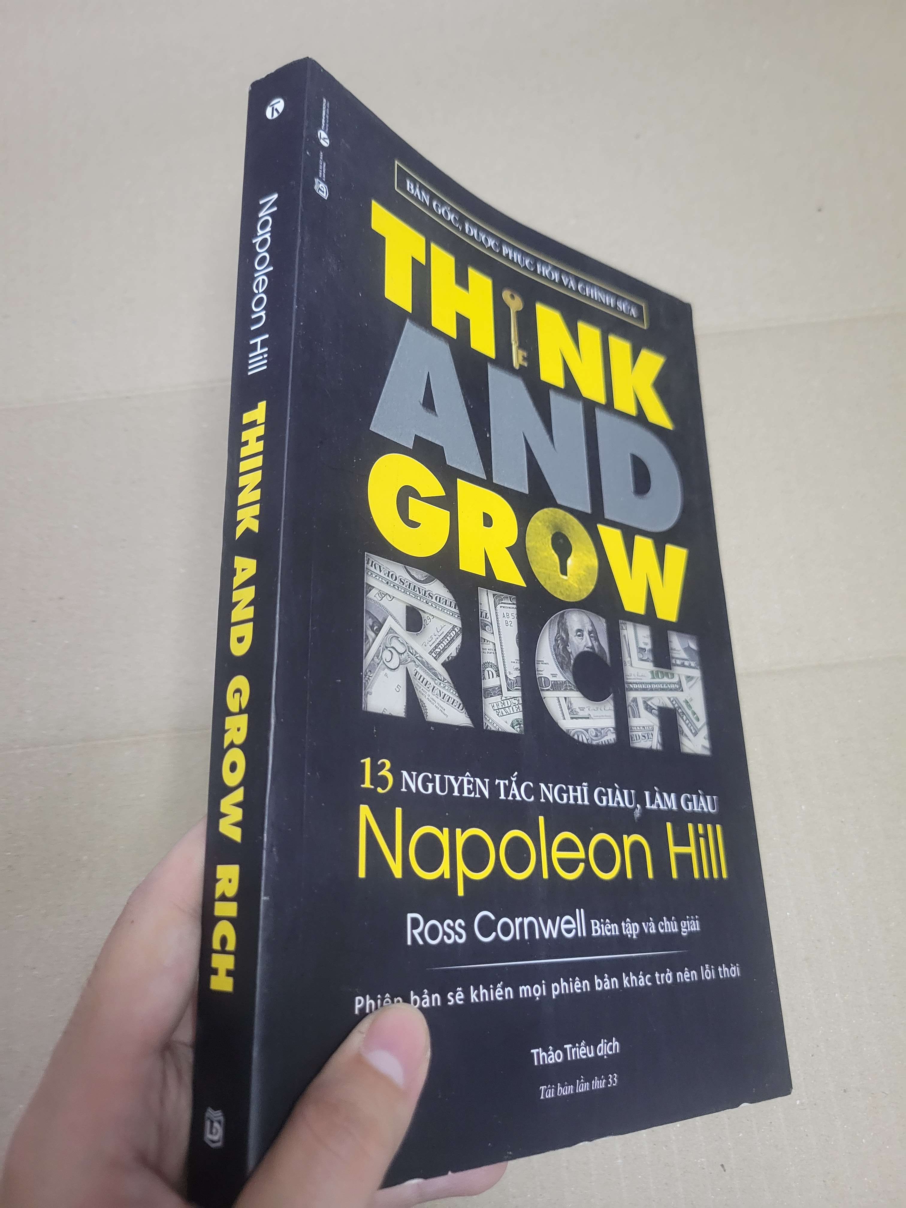 THINK AND GROW RICH - NAPOLEON HILL 2020 mới 90% bẩn nhẹ (Sách kỹ năng) HCM
