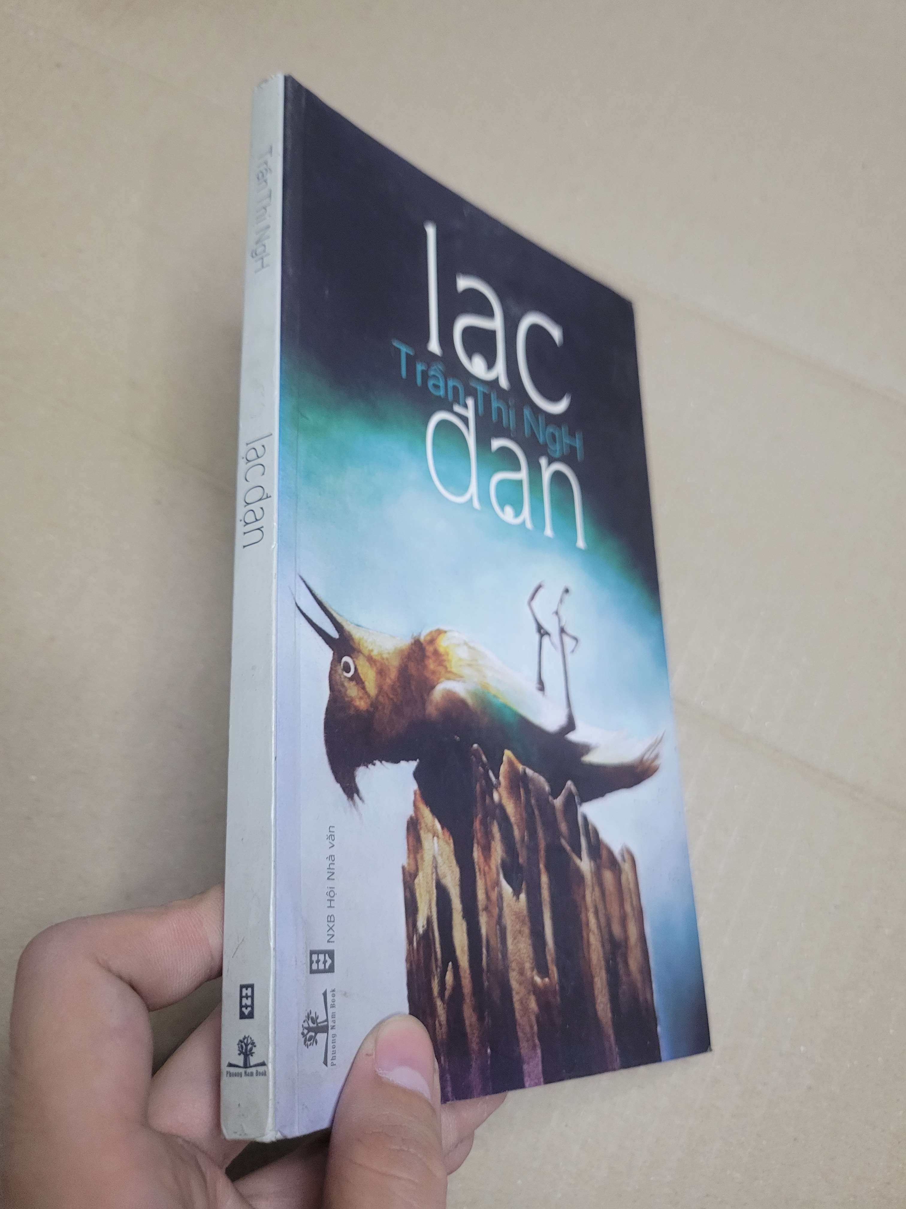 Lạc Đạn - Trần Thị NgH 2012 mới 80% ố bẩn bìa, có vệt nước (Văn học Việt Nam) HCM