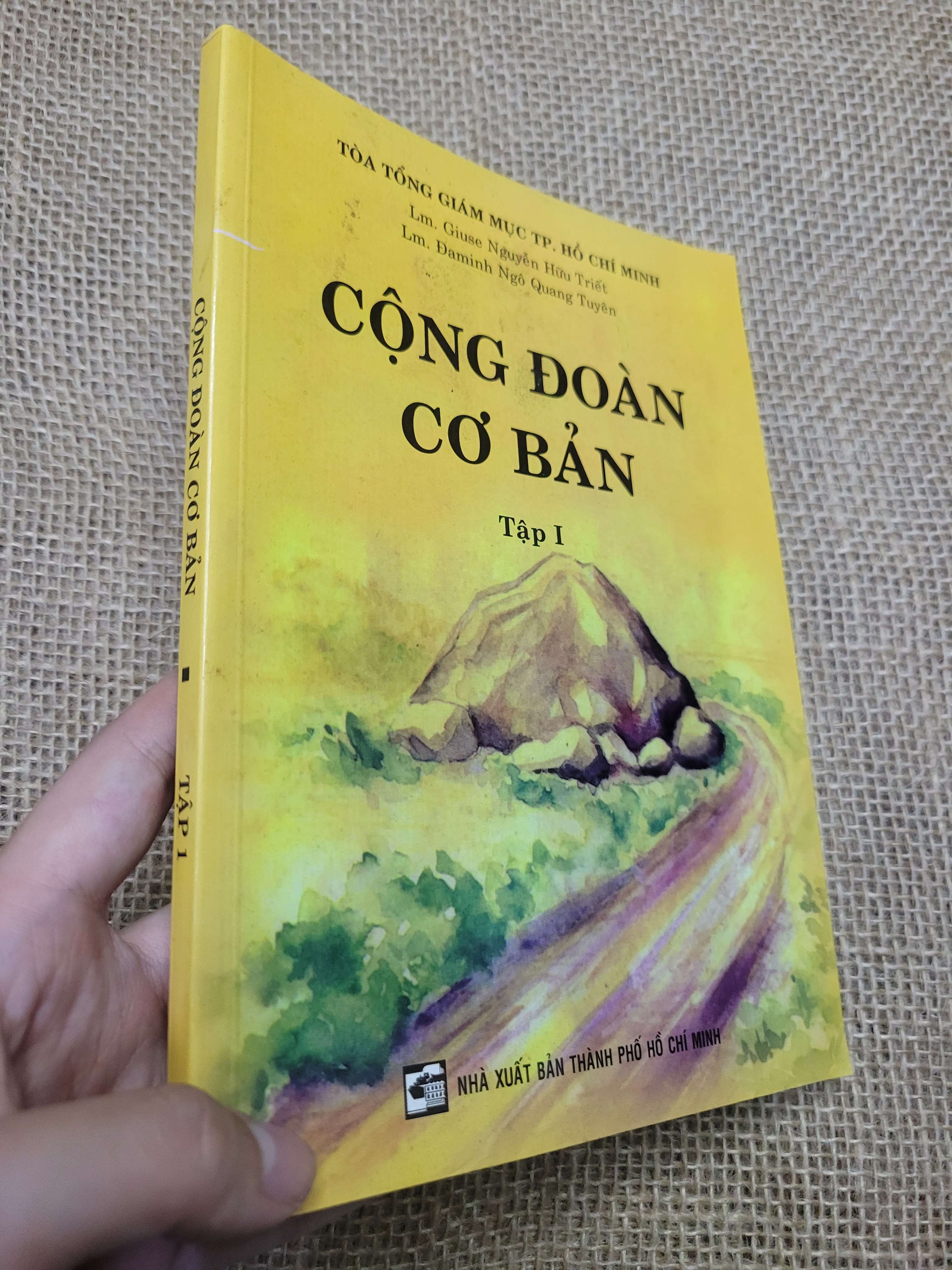 CỘNG ĐOÀN CƠ BẢN TẬP 1 1995 mới 90% bẩn bìa (Sách tôn giáo - tâm linh) HCM