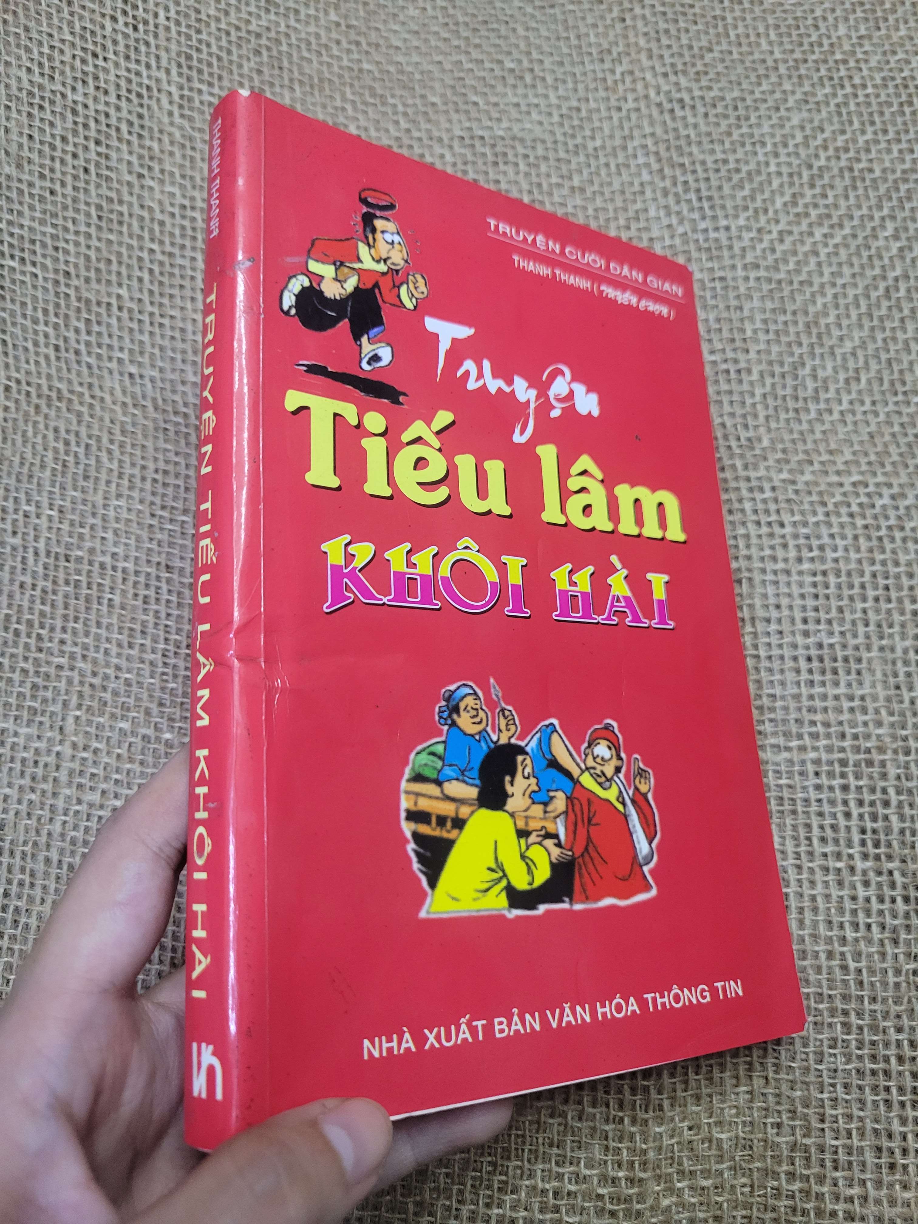 TRUYỆN TIẾU LÂM KHÔI HÀI 2006 mới 80% bẩn bìa, ố vàng (Truyện cười) HCM