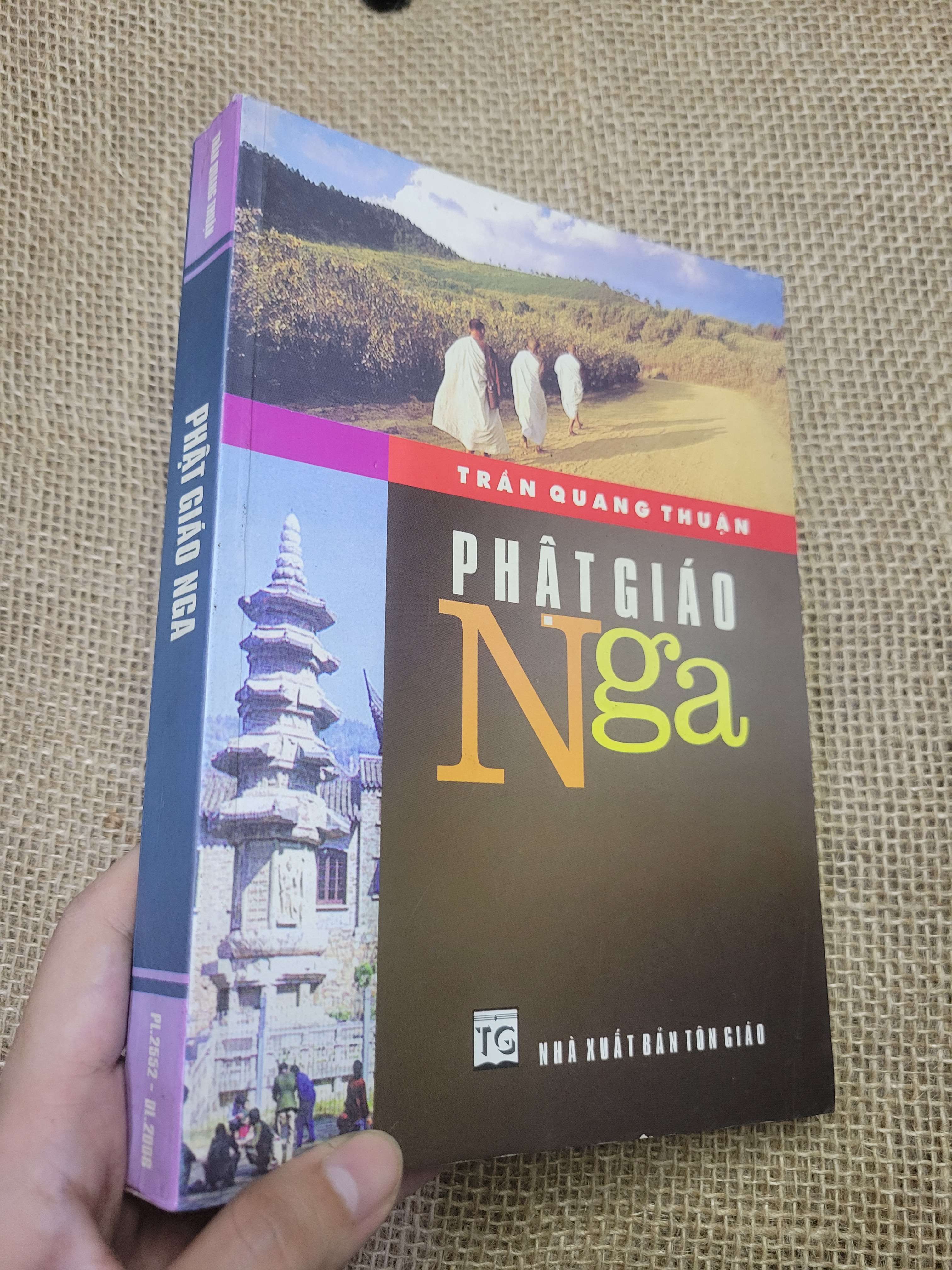 PHẬT GIÁO NGA - TRẦN QUANG THUẬN 2008 mới 80% bẩn bìa, ố¹ (Sách tôn giáo - tâm linh) HCM