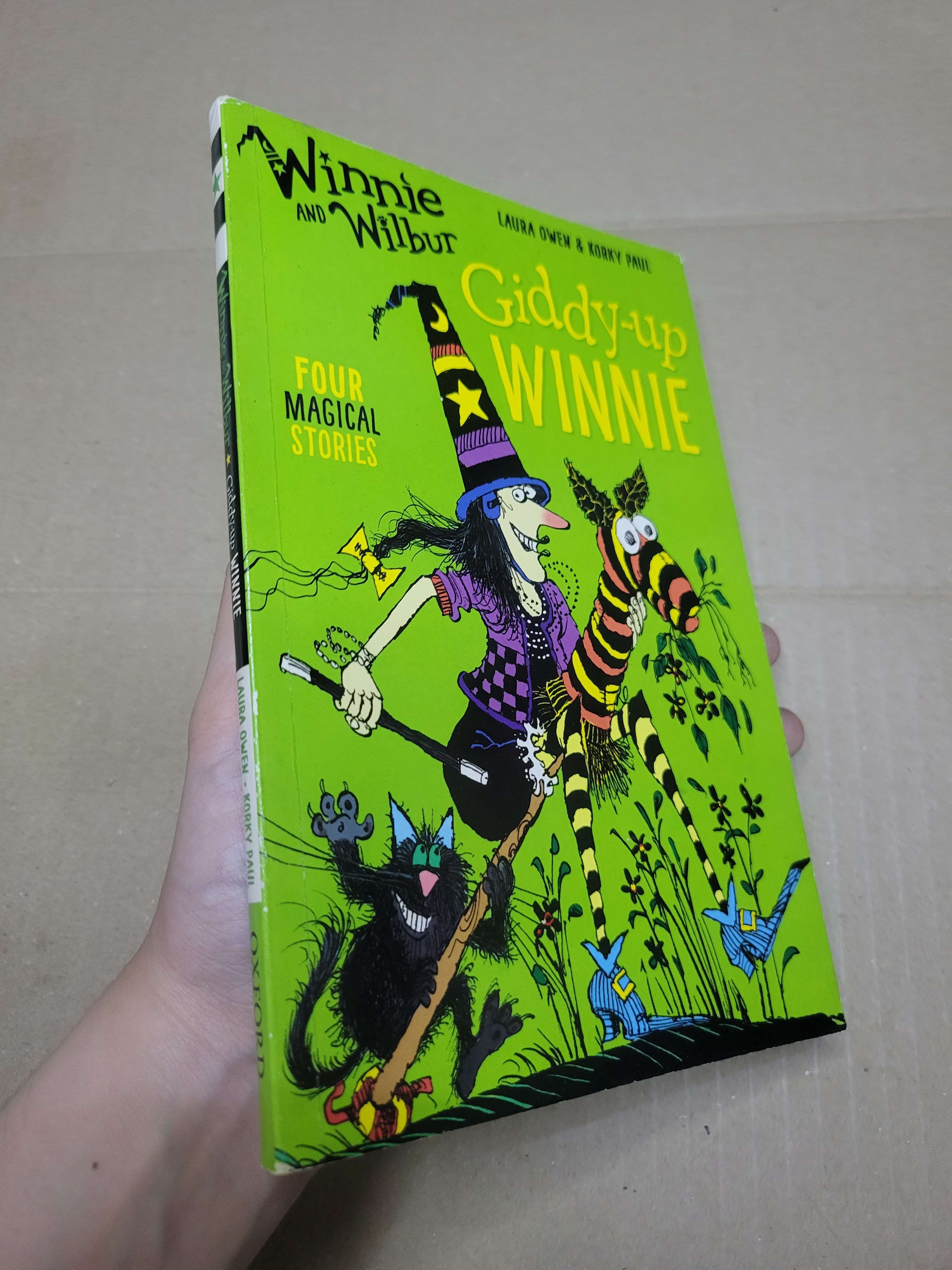 WINNIE AND WILBUR: GIDDY-UP WINNIE mới 80% bẩn bìa, ố nhẹ (Truyện tranh ) HCM