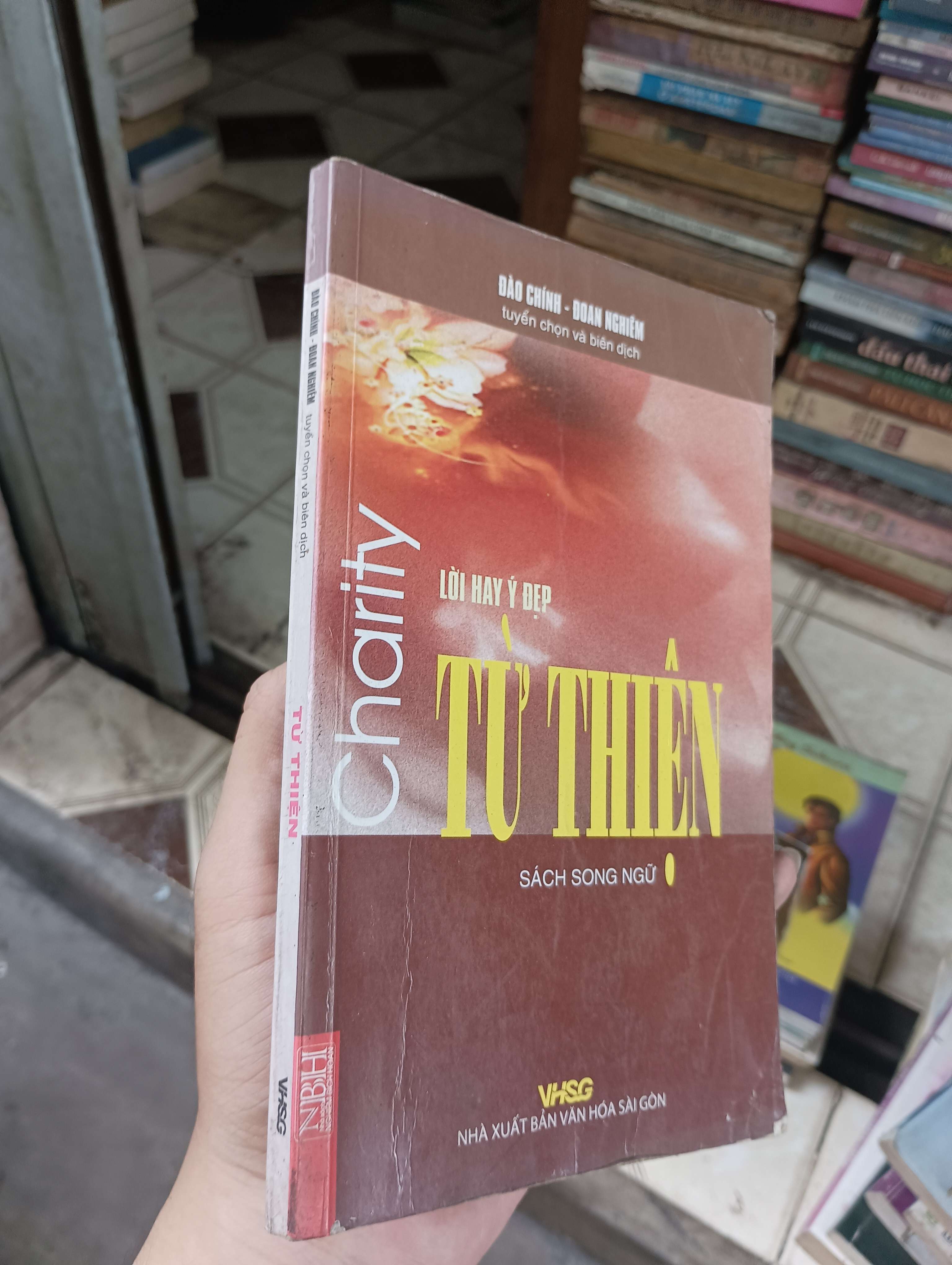 Lời Hay Ý Đẹp Từ Thiện (Charity) - Đào Chính - Doan Nghiêm 2010 (Sách văn học) BGB