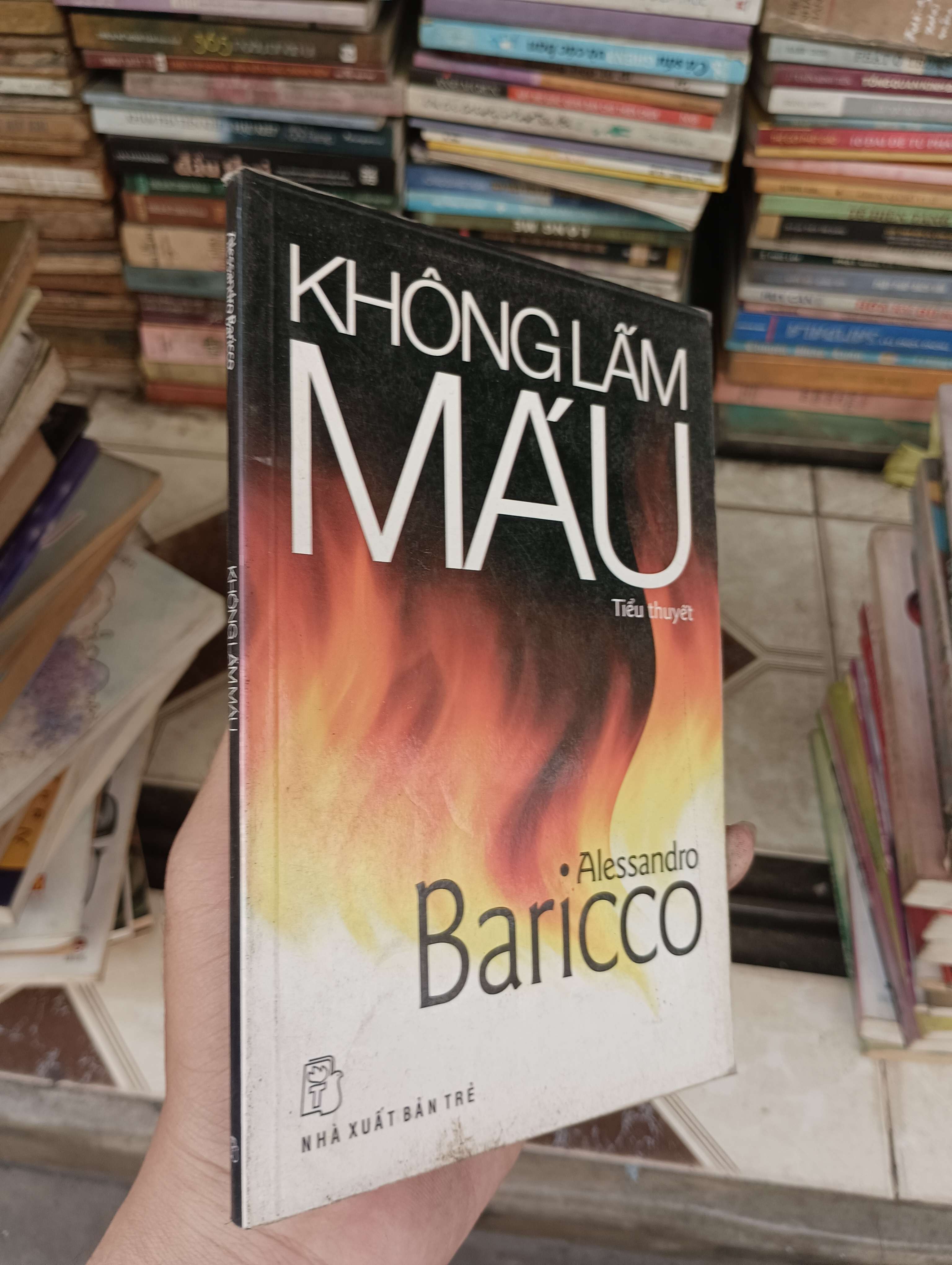 KHÔNG LẤM MÁU - Alessandro Baricco 2008 (Tiểu Thuyết) BGB