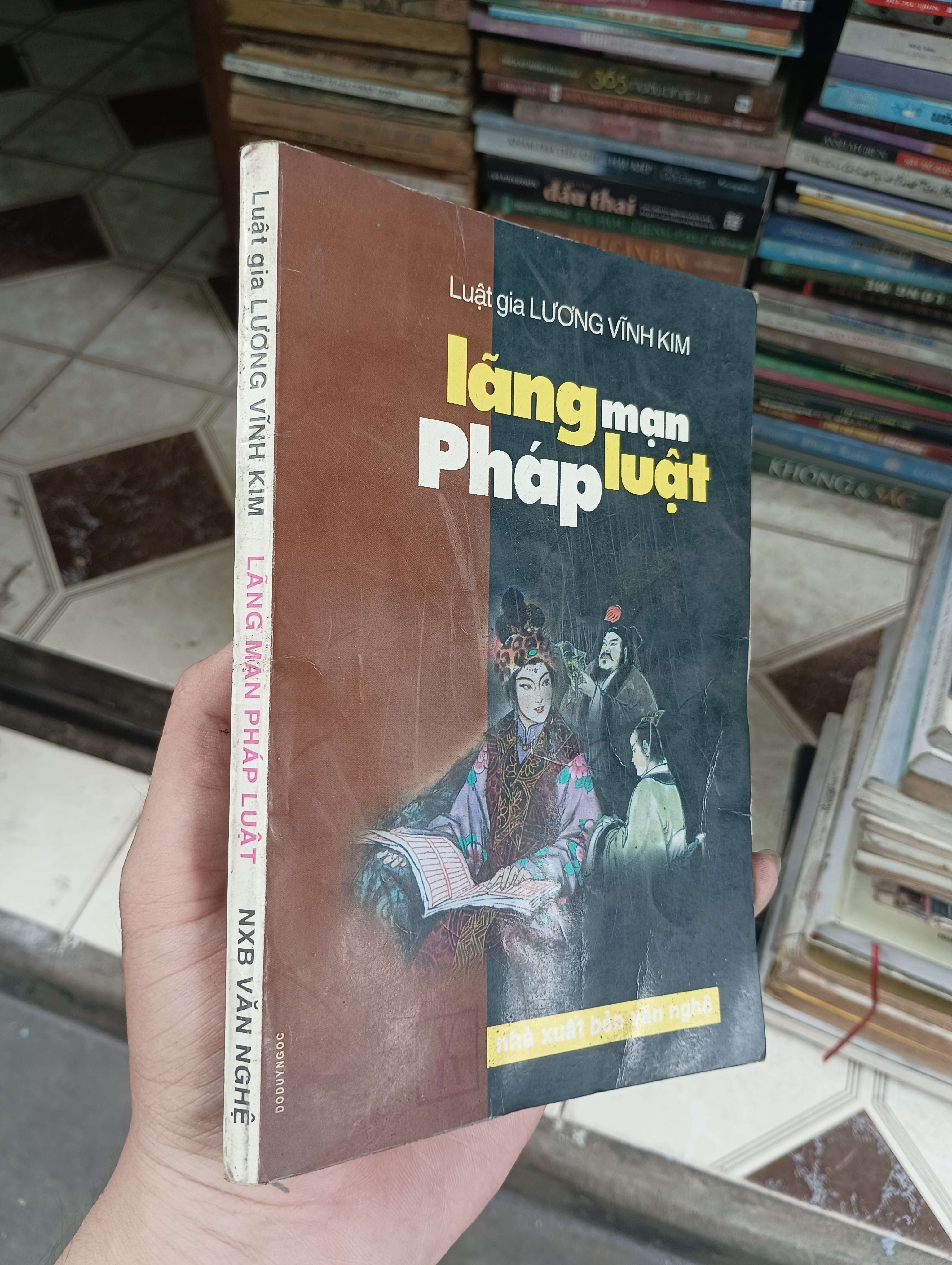 Lãng mạn Pháp luật - Luật gia Lương Vĩnh Kim 1998 (Sách văn học) BGB