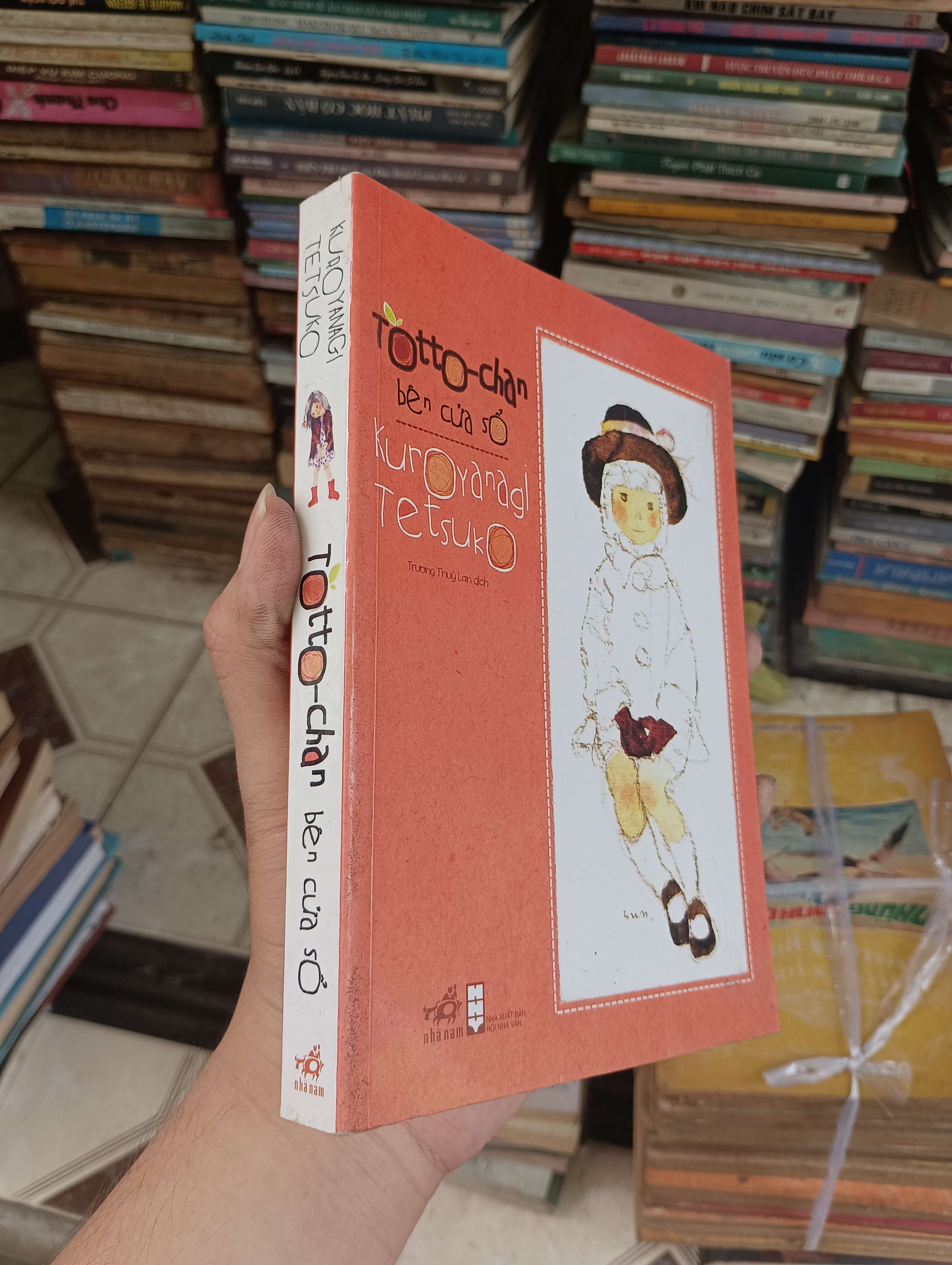 Totto-chan bên cửa sổ - Kuroyanagi Tetsuko 2016 (Tiểu Thuyết) BGB