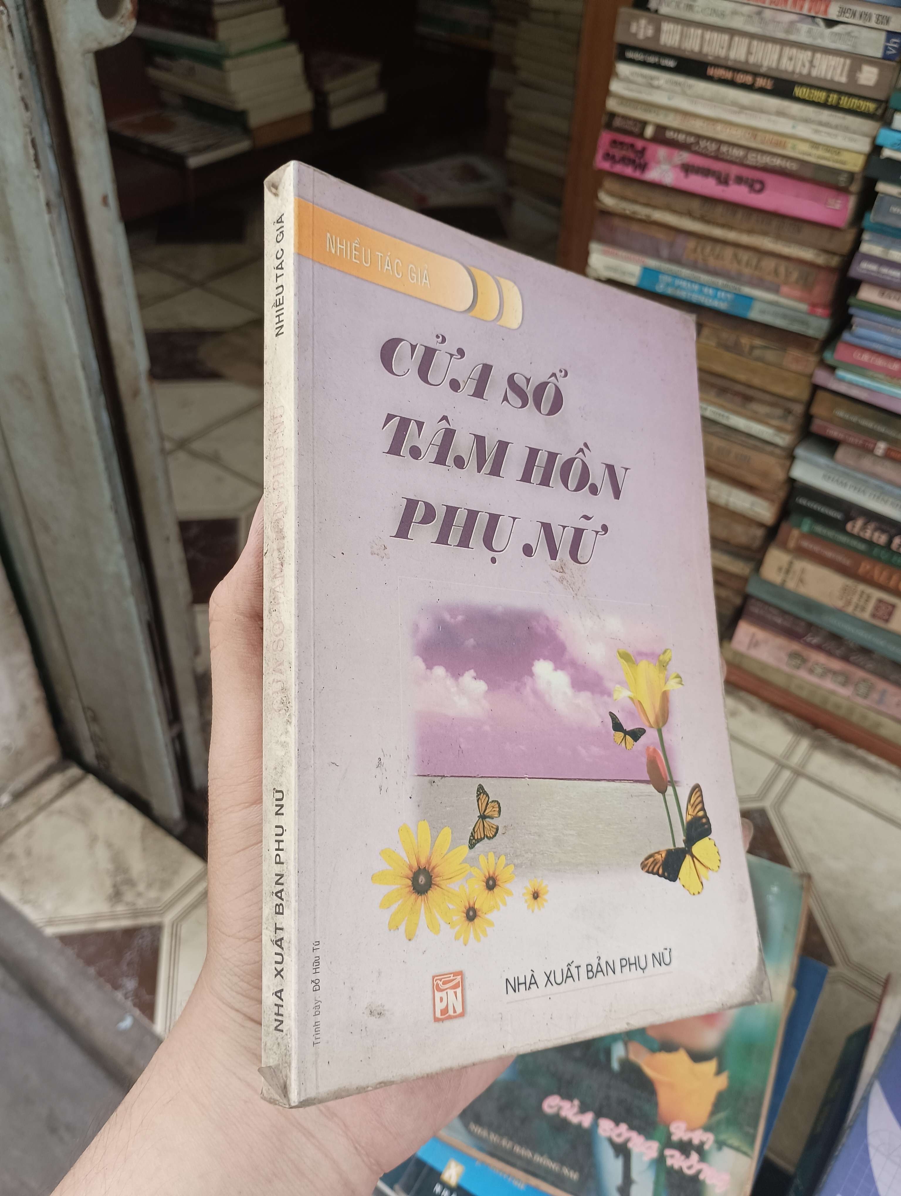 Cửa Sổ Tâm Hồn Phụ Nữ - Nhiều Tác Giả 2001 (Tiểu Thuyết) BGB