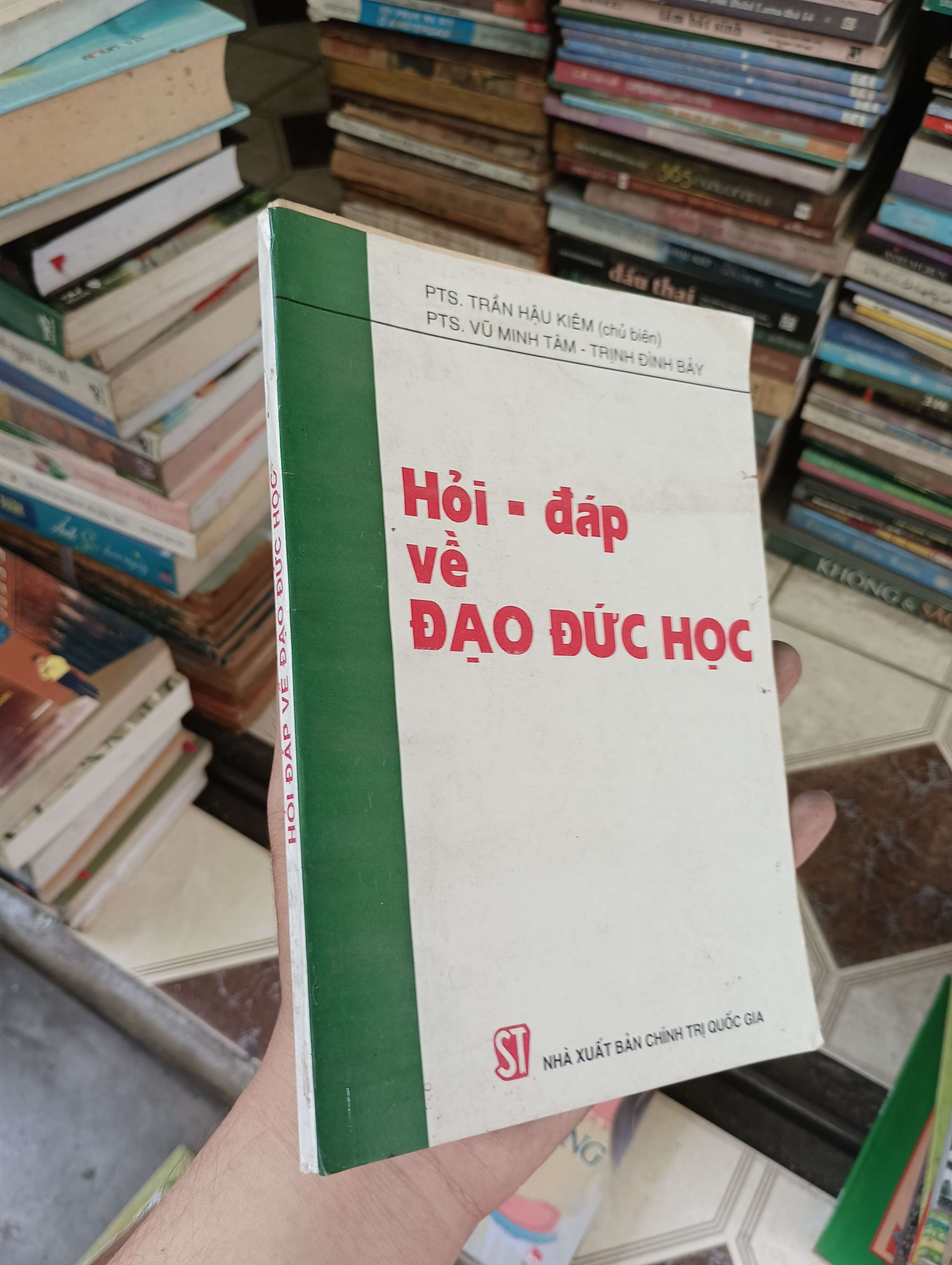 Hỏi - đáp về đạo đức học (PTS. Trần Hậu Kiếm) (Sách giáo khoa - giáo trình) BGB