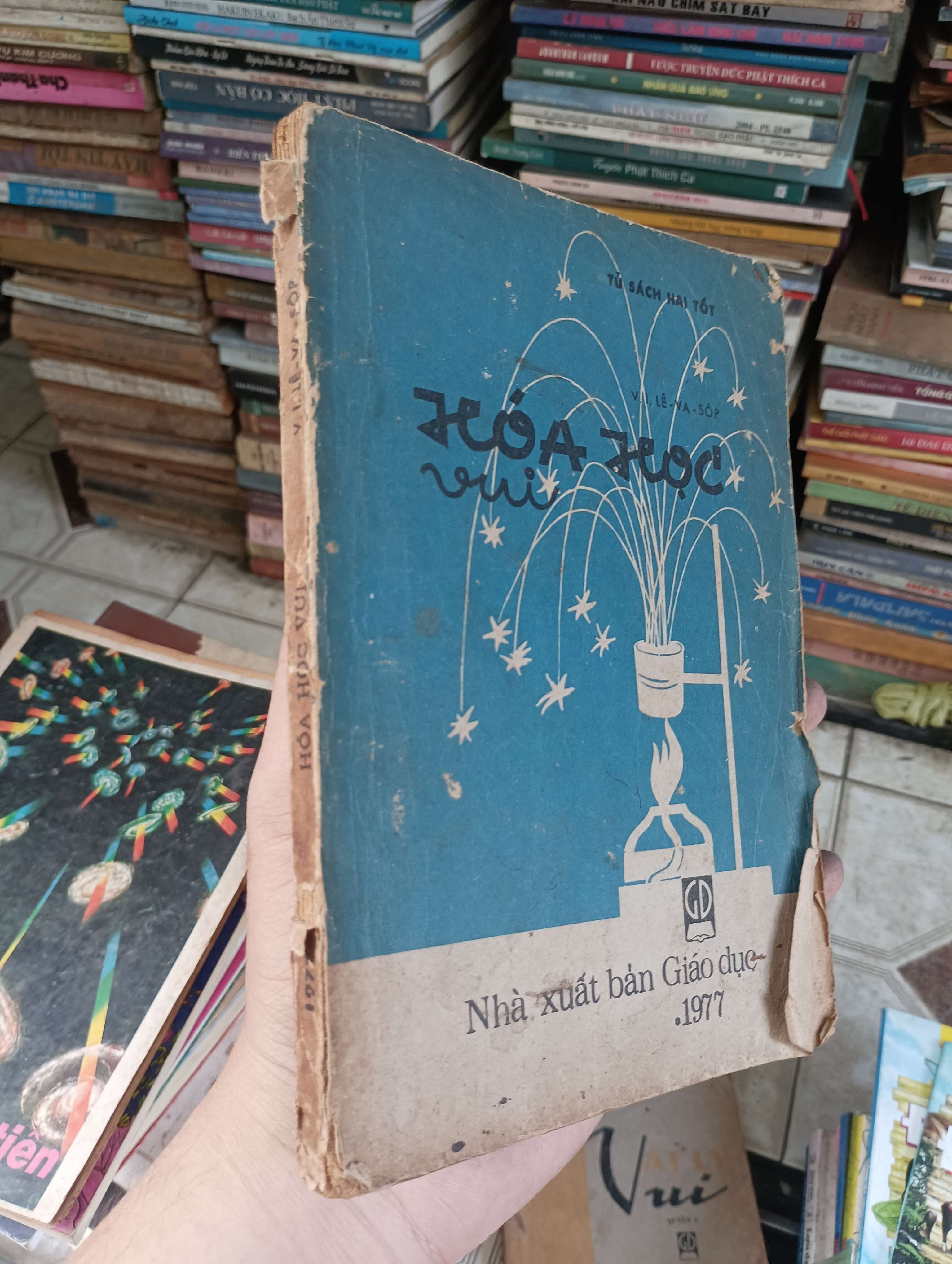 Hóa học vui - V. Lê-va-sôp 1977 (Sách kiến thức tổng hợp) BGB