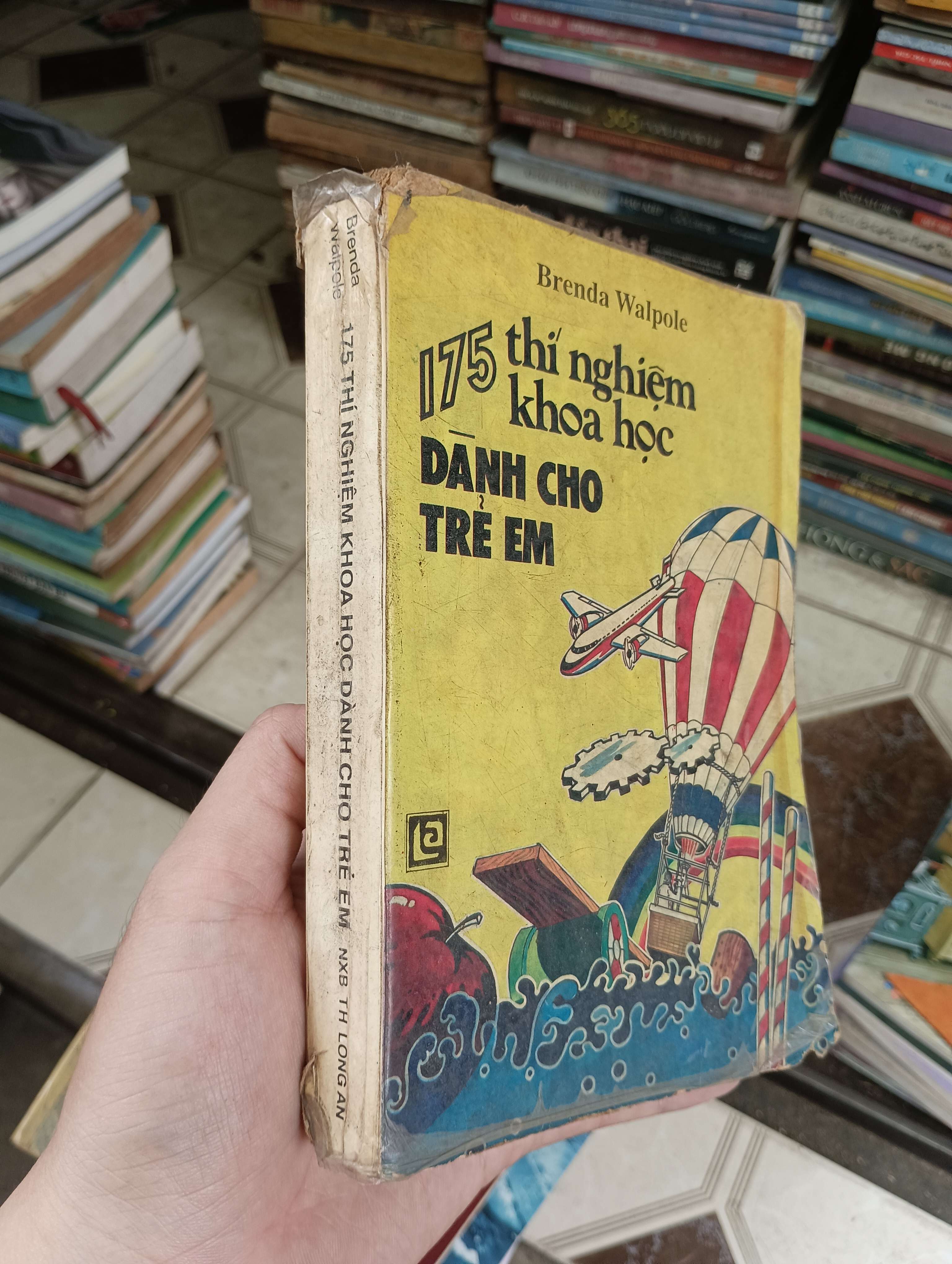 175 thí nghiệm khoa học dành cho trẻ em - Brenda Walpole 1999 (Sách thiếu nhi) BGB