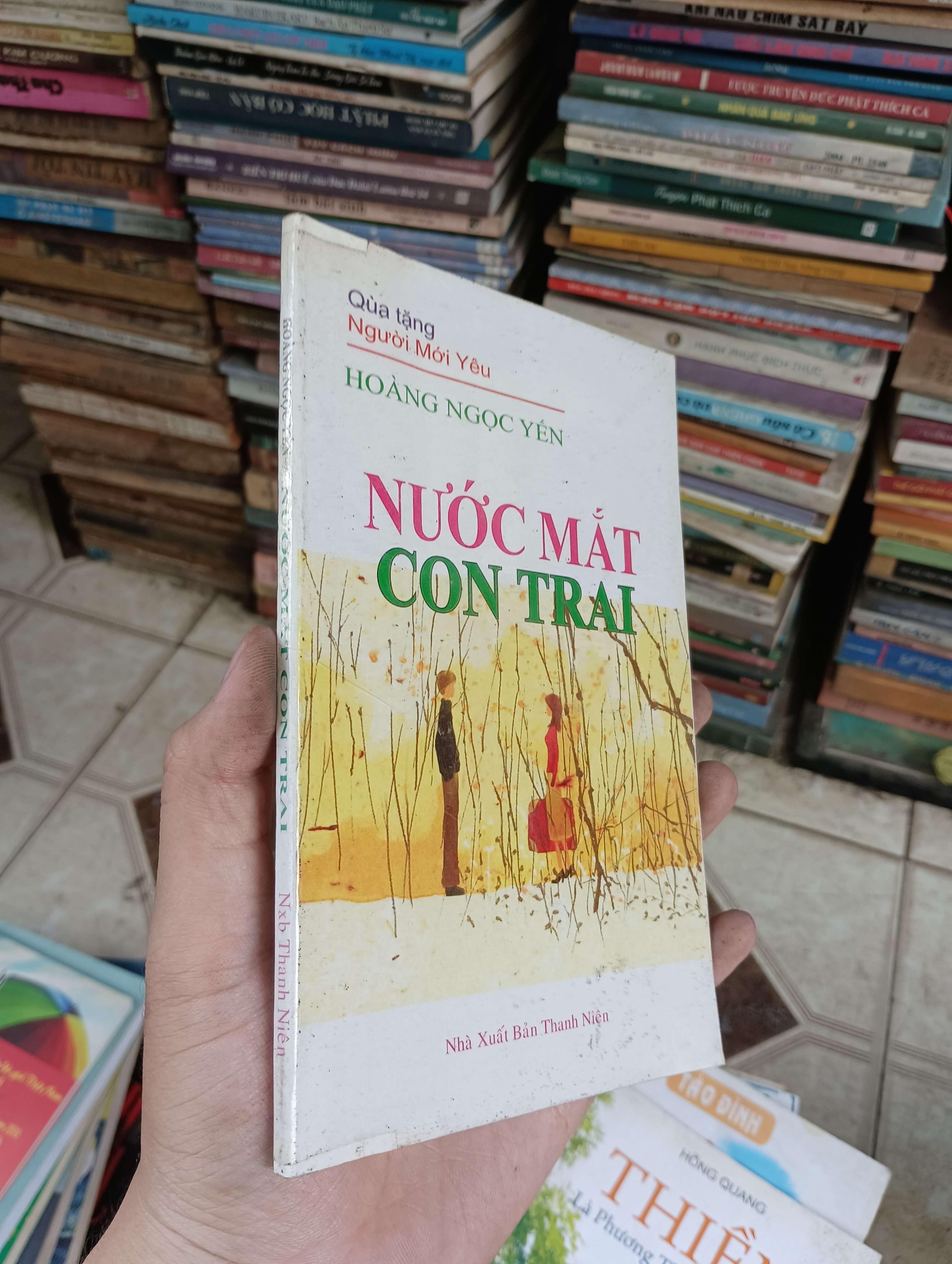 Nước Mắt Con Trai - Hoàng Ngọc Yến (Sách văn học) BGB