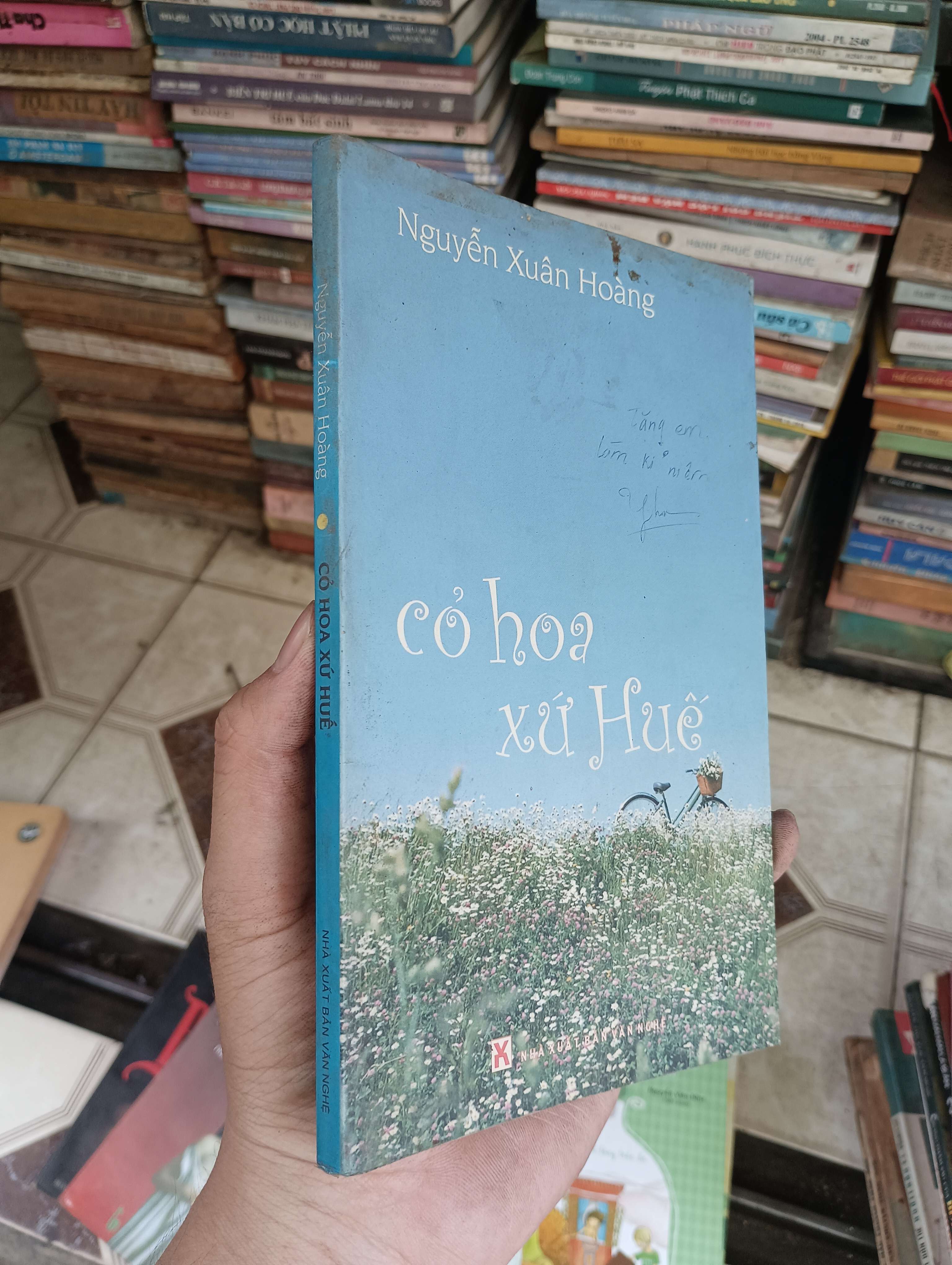 Cỏ hoa xứ Huế - Nguyễn Xuân Hoàng (Sách văn học) BGB