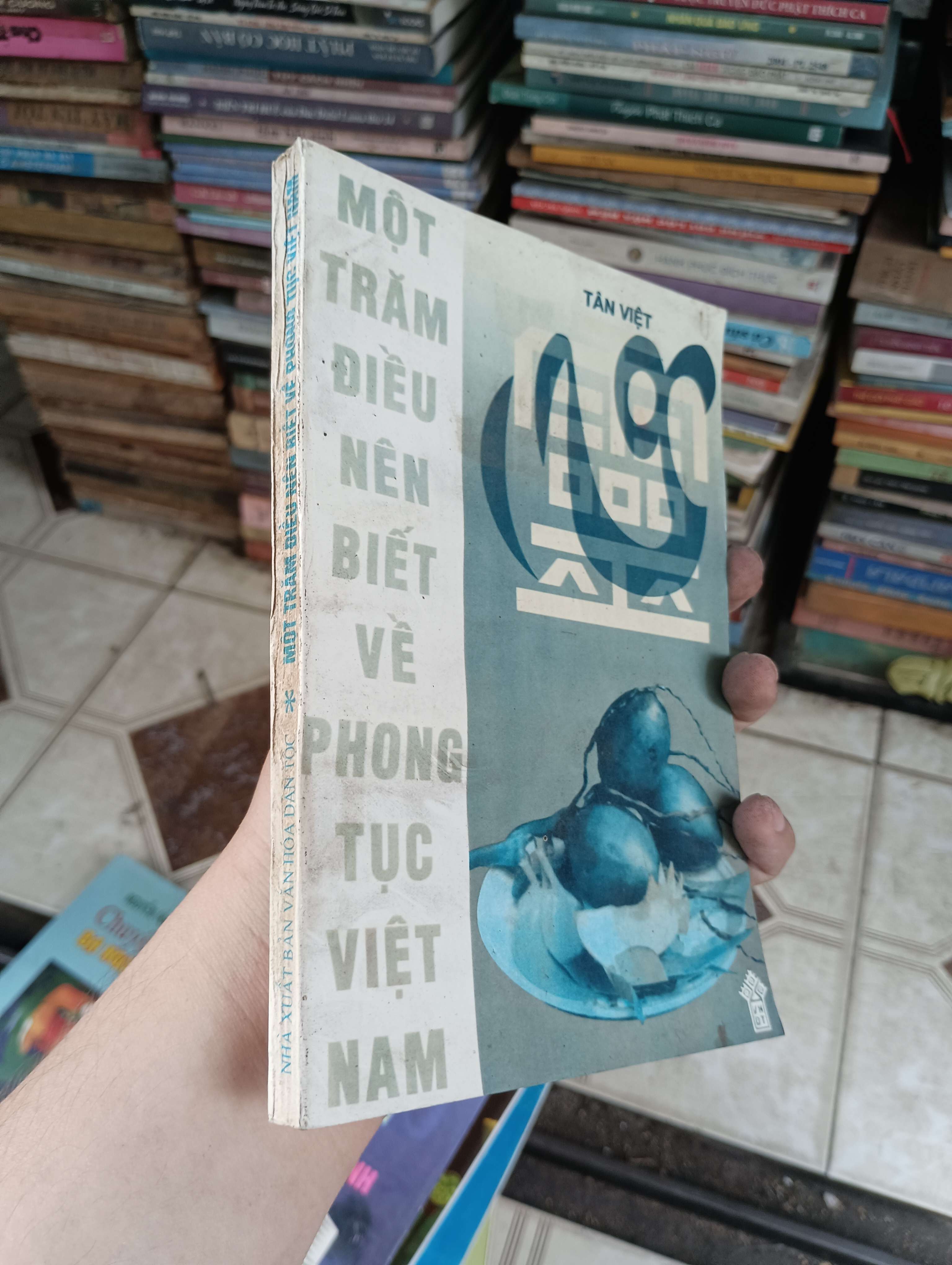 Một Trăm Điều Nên Biết Về Phong Tục Việt Nam - Tàn Việt (Sách kiến thức tổng hợp) BGB