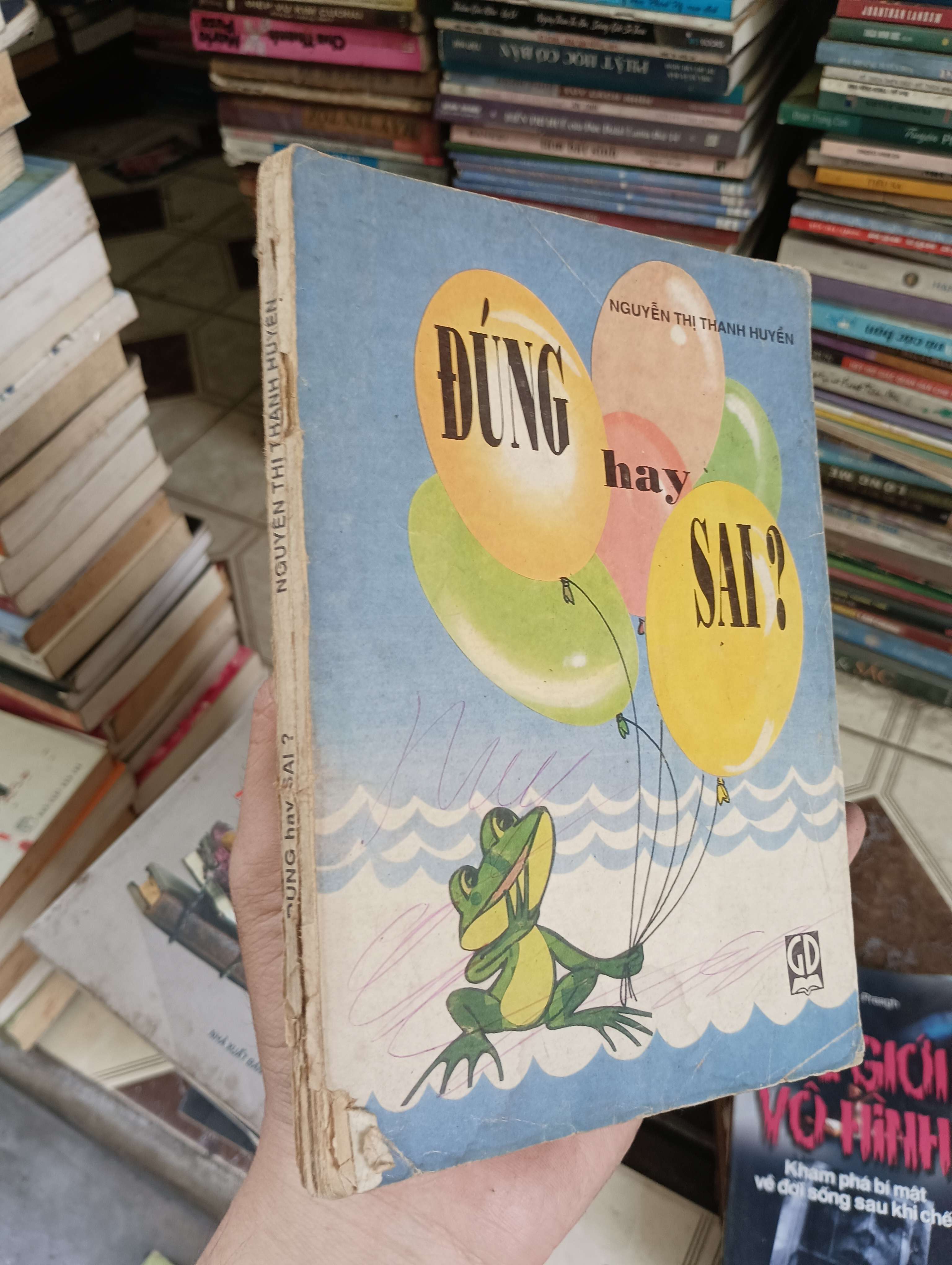 Đúng hay sai? - Nguyễn Thị Thanh Huyền 1995 (Sách thiếu nhi) BGB