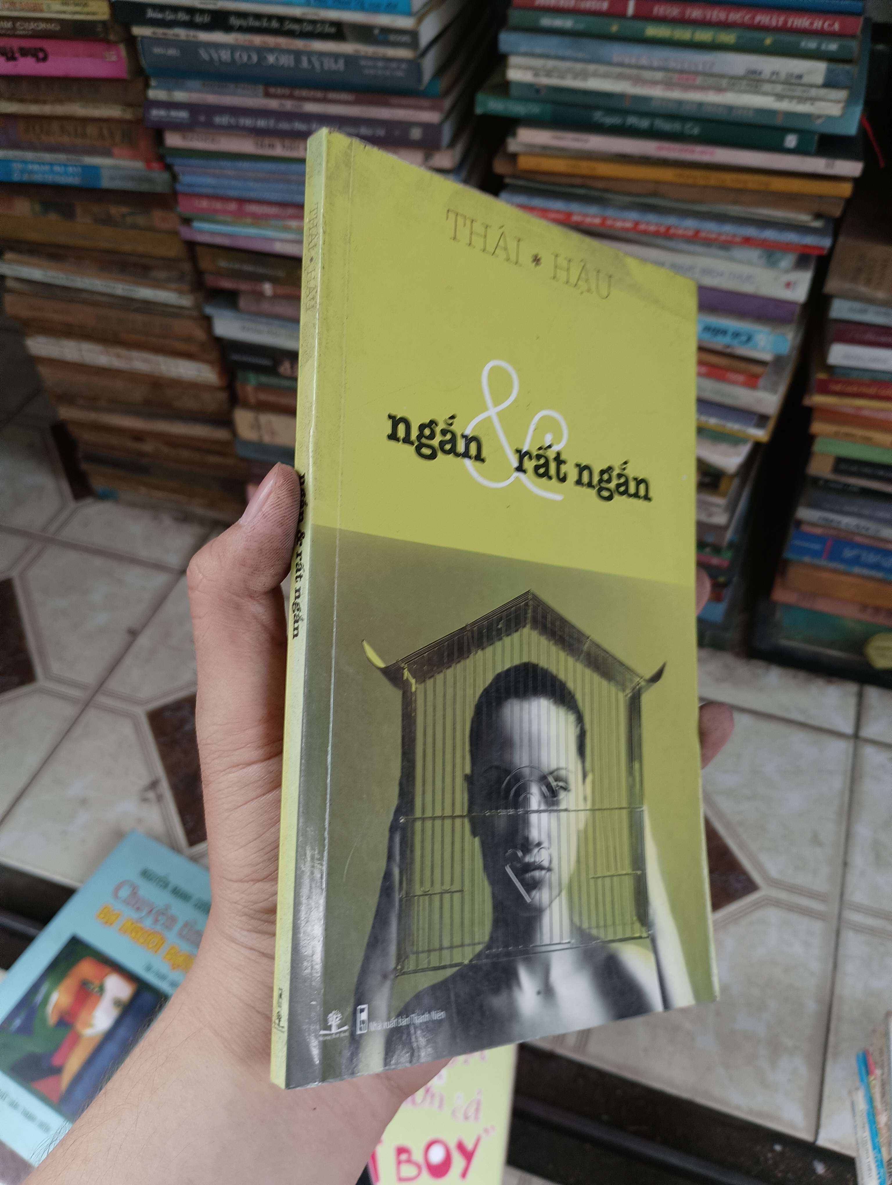 Ngắn & Rất Ngắn - Thái Hậu (Sách văn học) BGB
