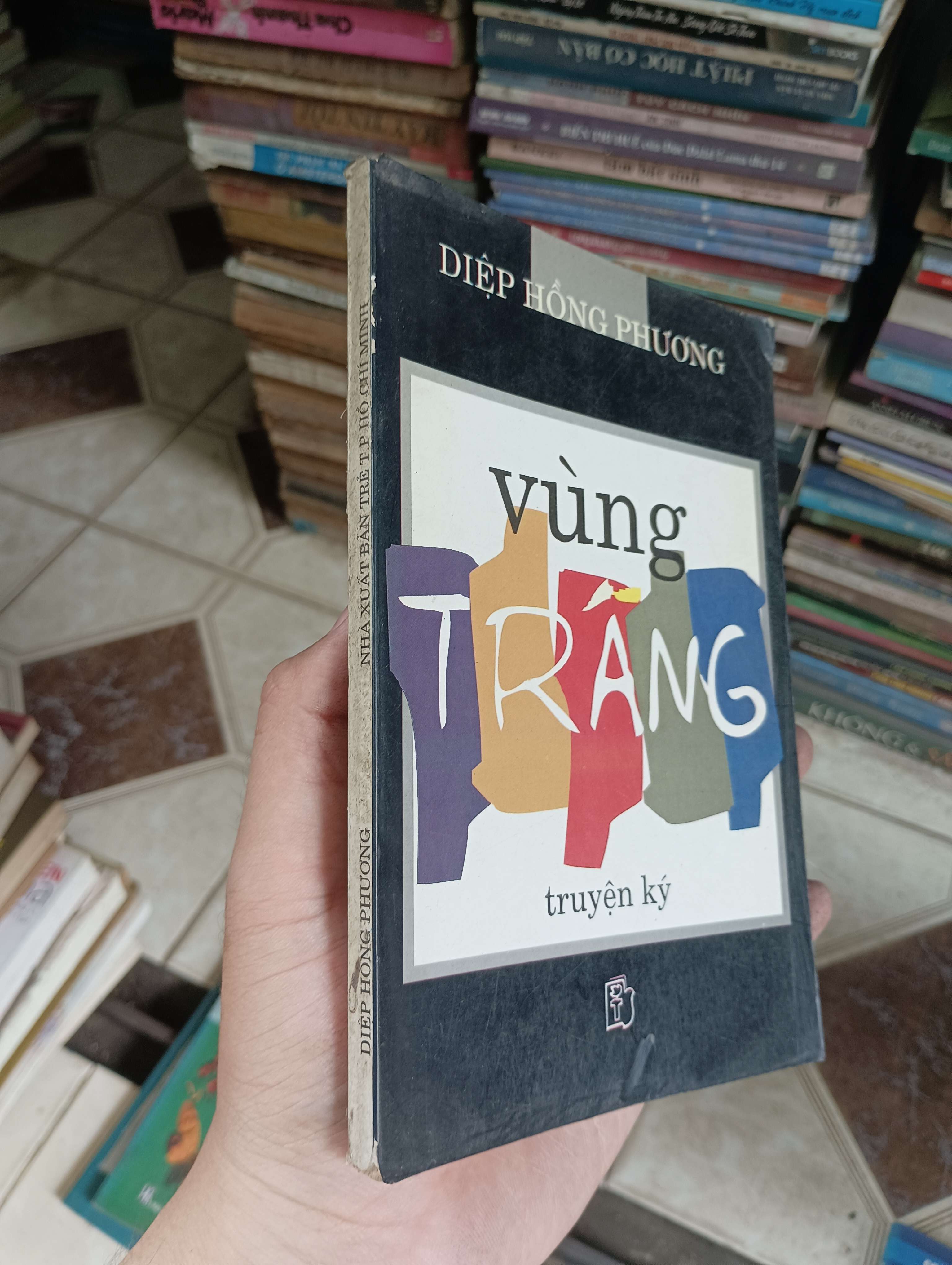 Vùng trắng - Điệp Hồng Phương 1997 (Sách văn học) BGB