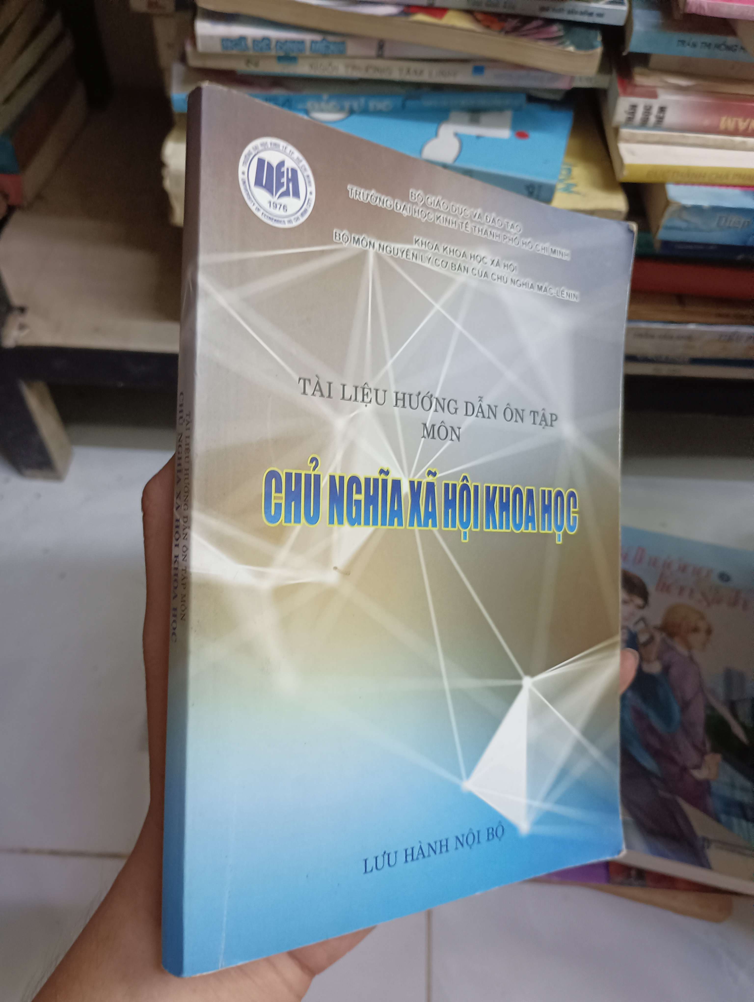 Tài Liệu Hướng Dẫn Ôn Tập Môn Chủ Nghĩa Xã Hội Khoa Học 0.8 (Giáo trình đại học - cao đẳng) HCM
