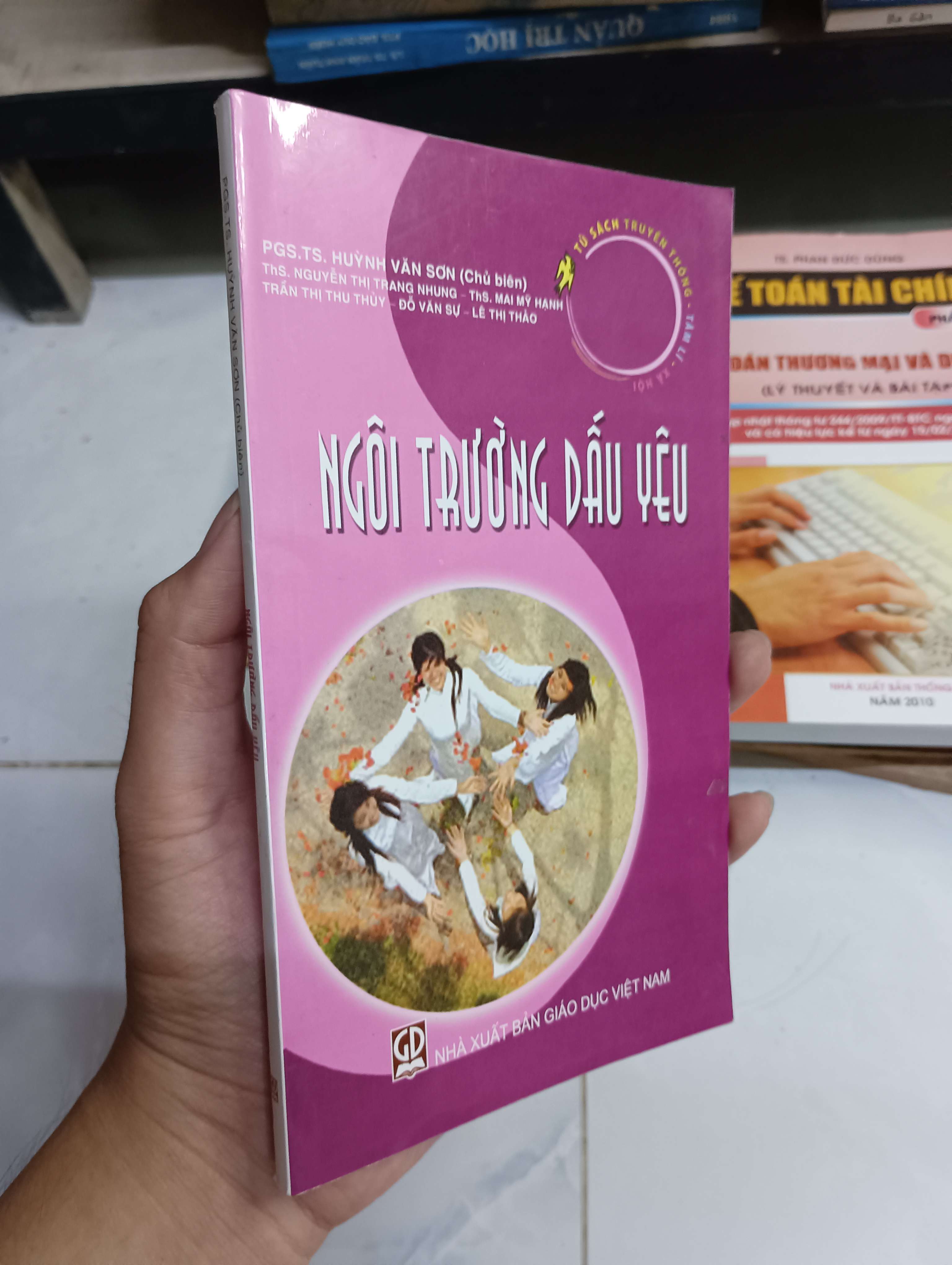 Ngôi trường dấu yêu - PGS.TS. Huỳnh Văn Sơn 2014 80% (Sách tâm lý học - giới tính) HCM