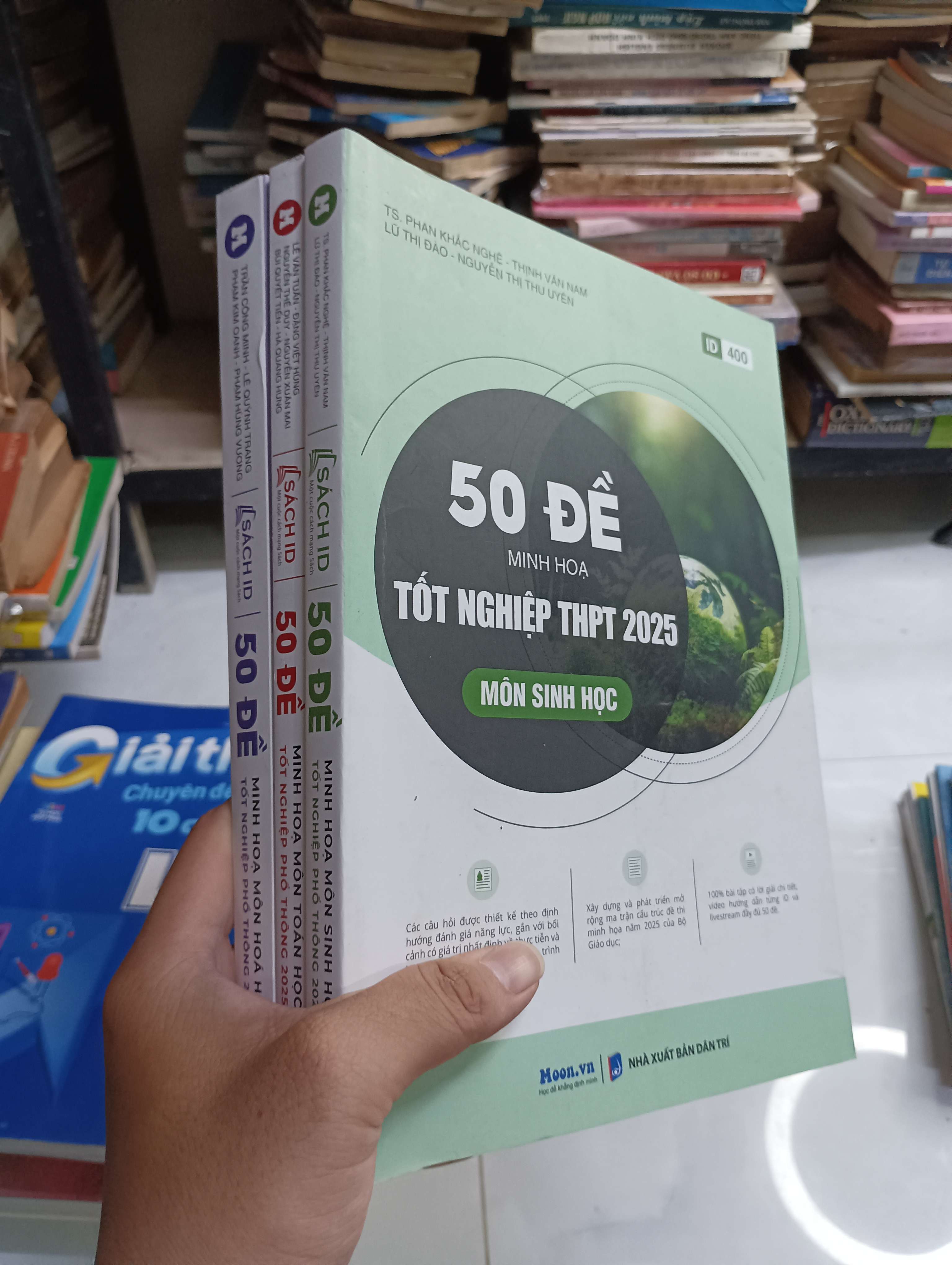 50 đề minh họa tốt nghiệp THPT 2025 (Toán-Sinh-Hóa) 2025 80% (Tham khảo - luyện thi) HCM
