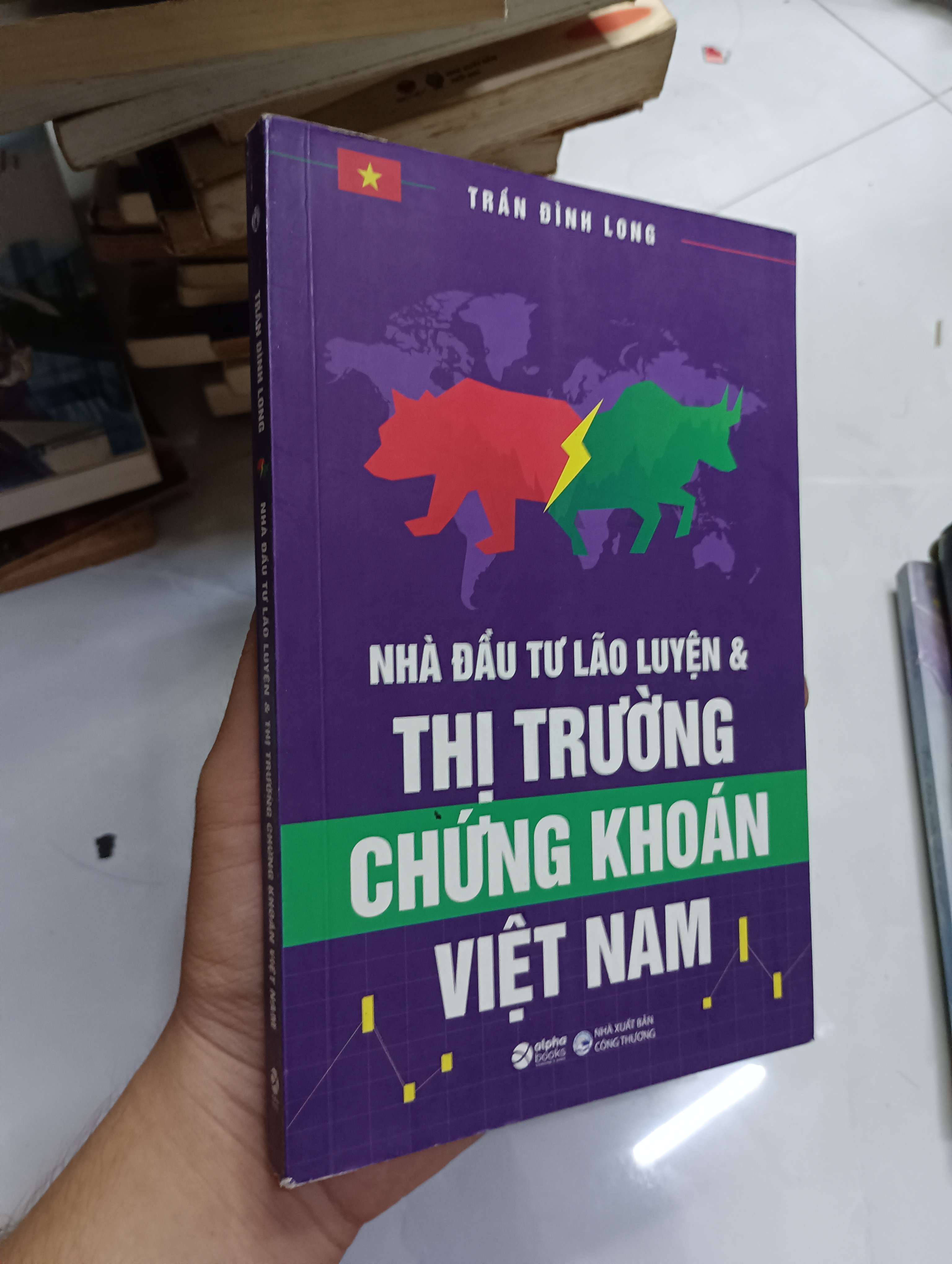 Nhà Đầu Tư Lão Luyện & Thị Trường Chứng Khoán Việt Nam - Trần Đình Long 2022 80% (Sách kinh tế - tài chính - chứng khoán) HCM