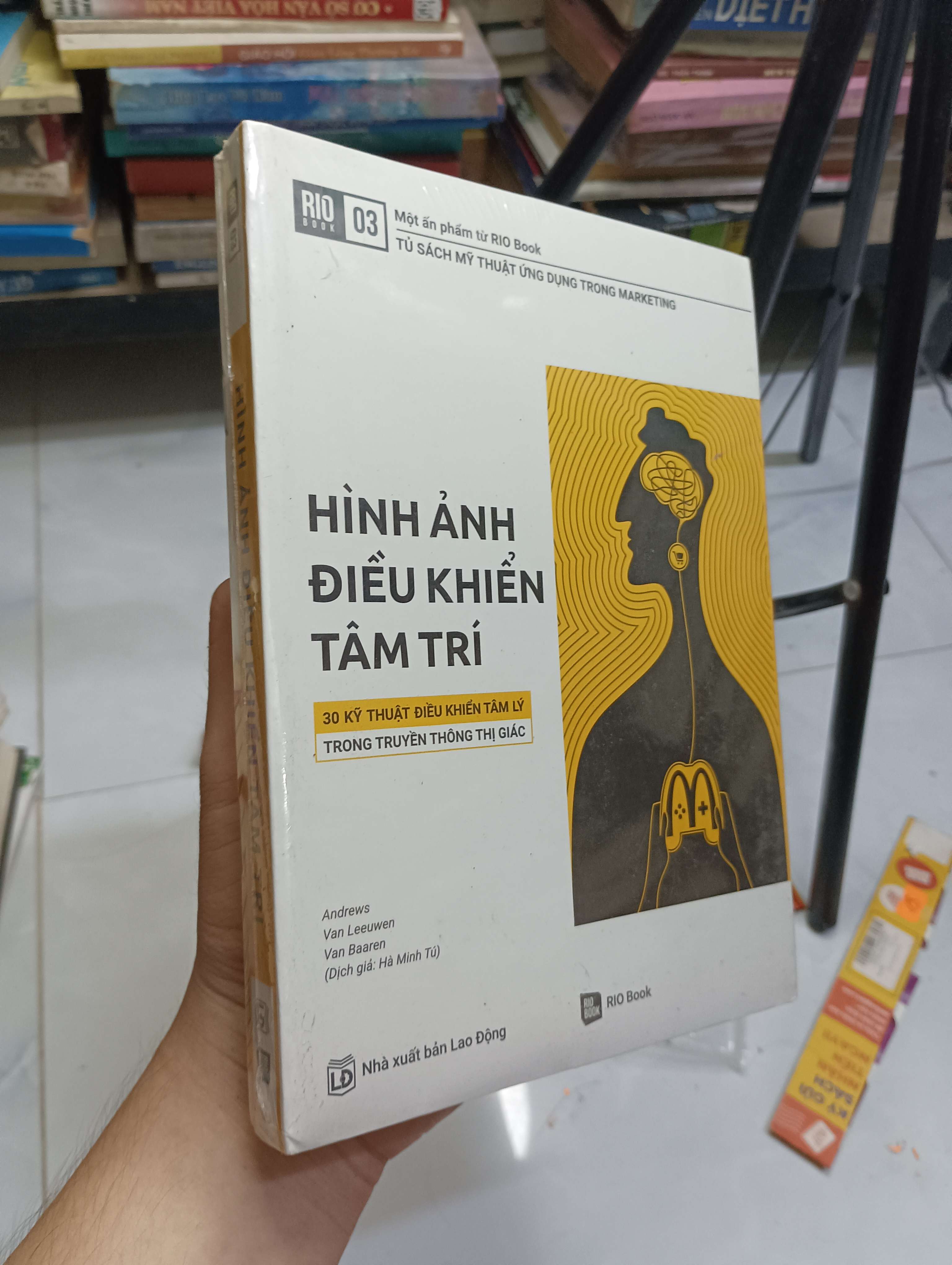 HÌNH ẢNH ĐIỀU KHIỂN TÂM TRÍ - Andrews Van Leeuwen, Van Baaren 0.9 (Sách tâm lý học - giới tính) HCM