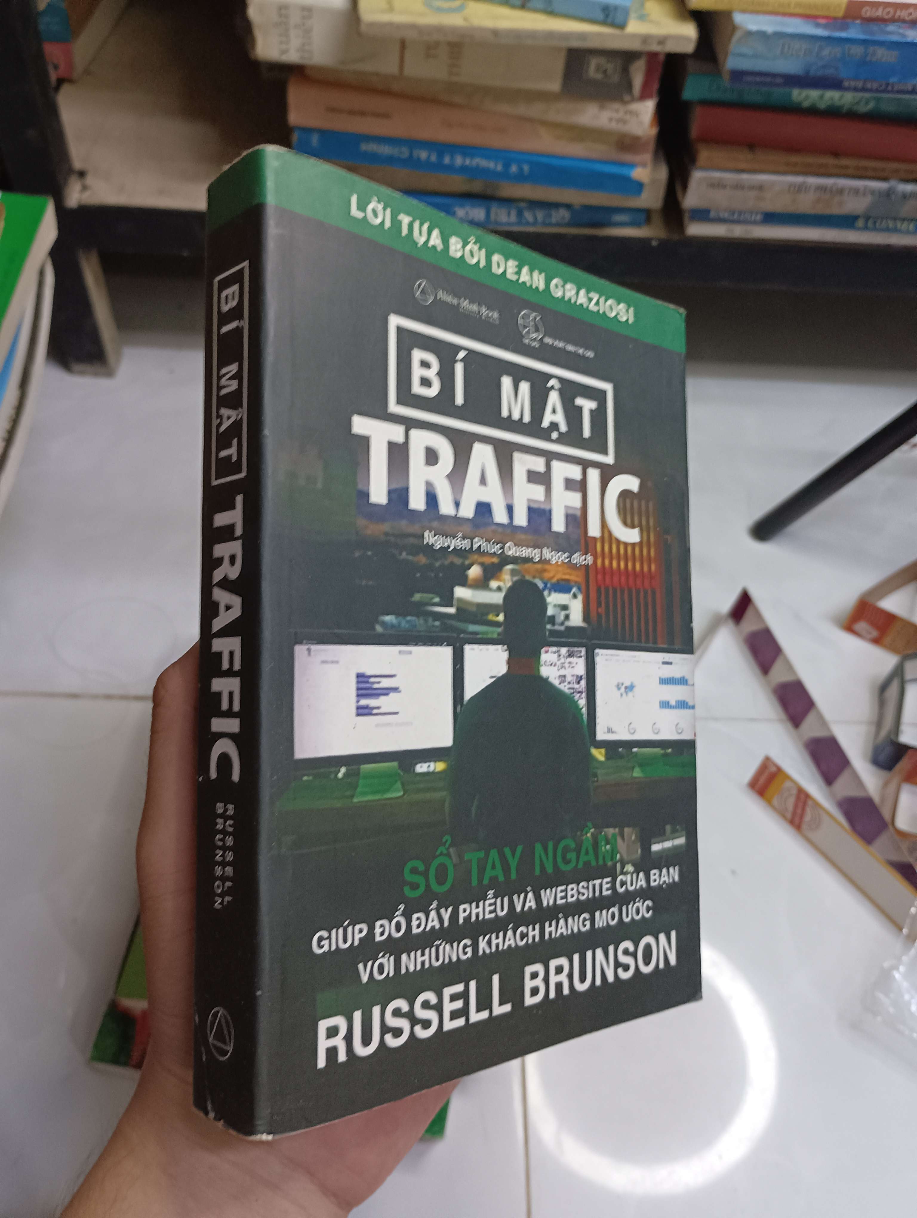 BÍ MẬT TRAFFIC - RUSSELL BRUNSON 2020 80% (Kinh doanh - Marketing) HCM