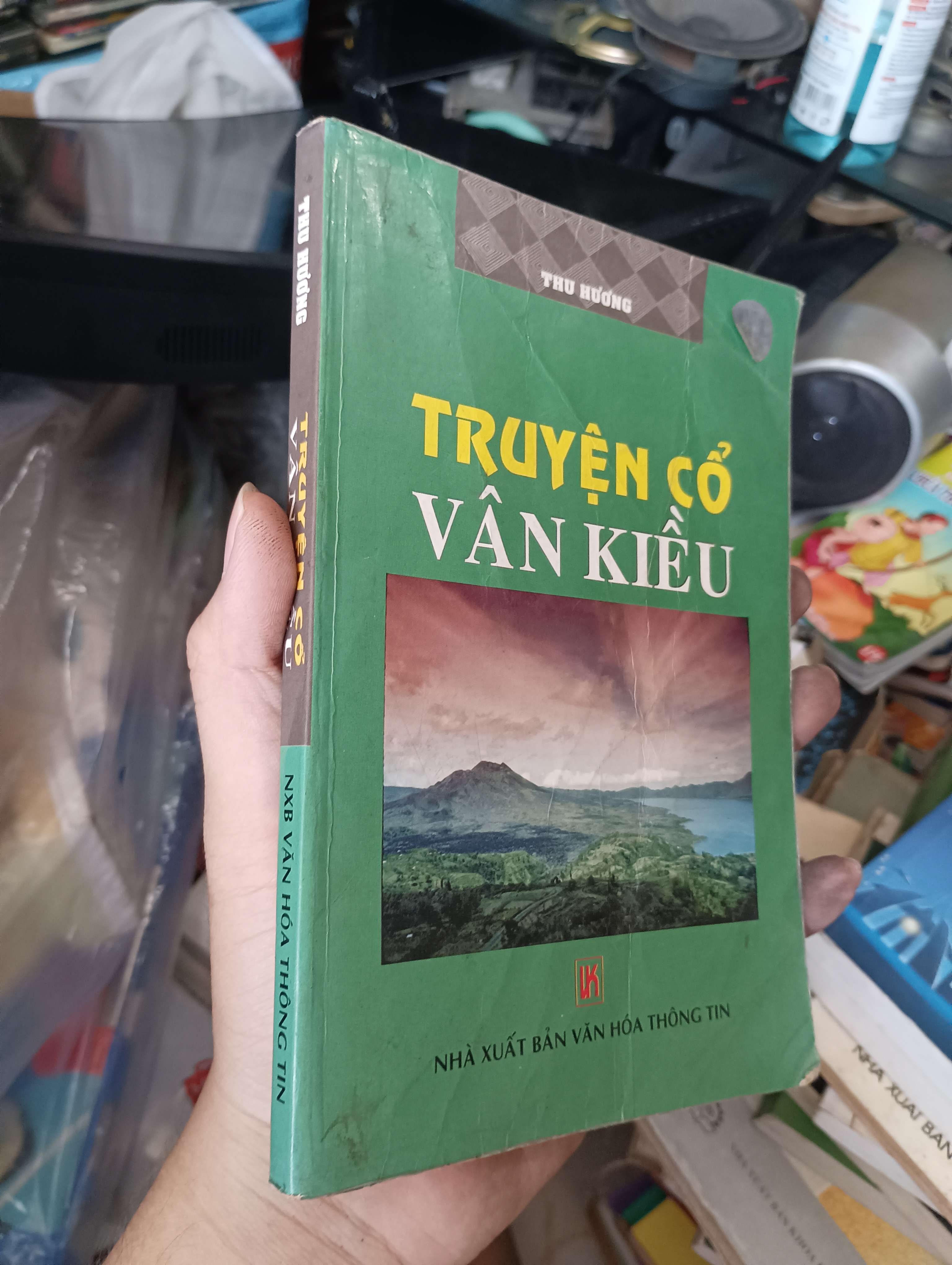 Truyện cổ Vân Kiều - Thu Hương 2006 (Sách văn học) KSX