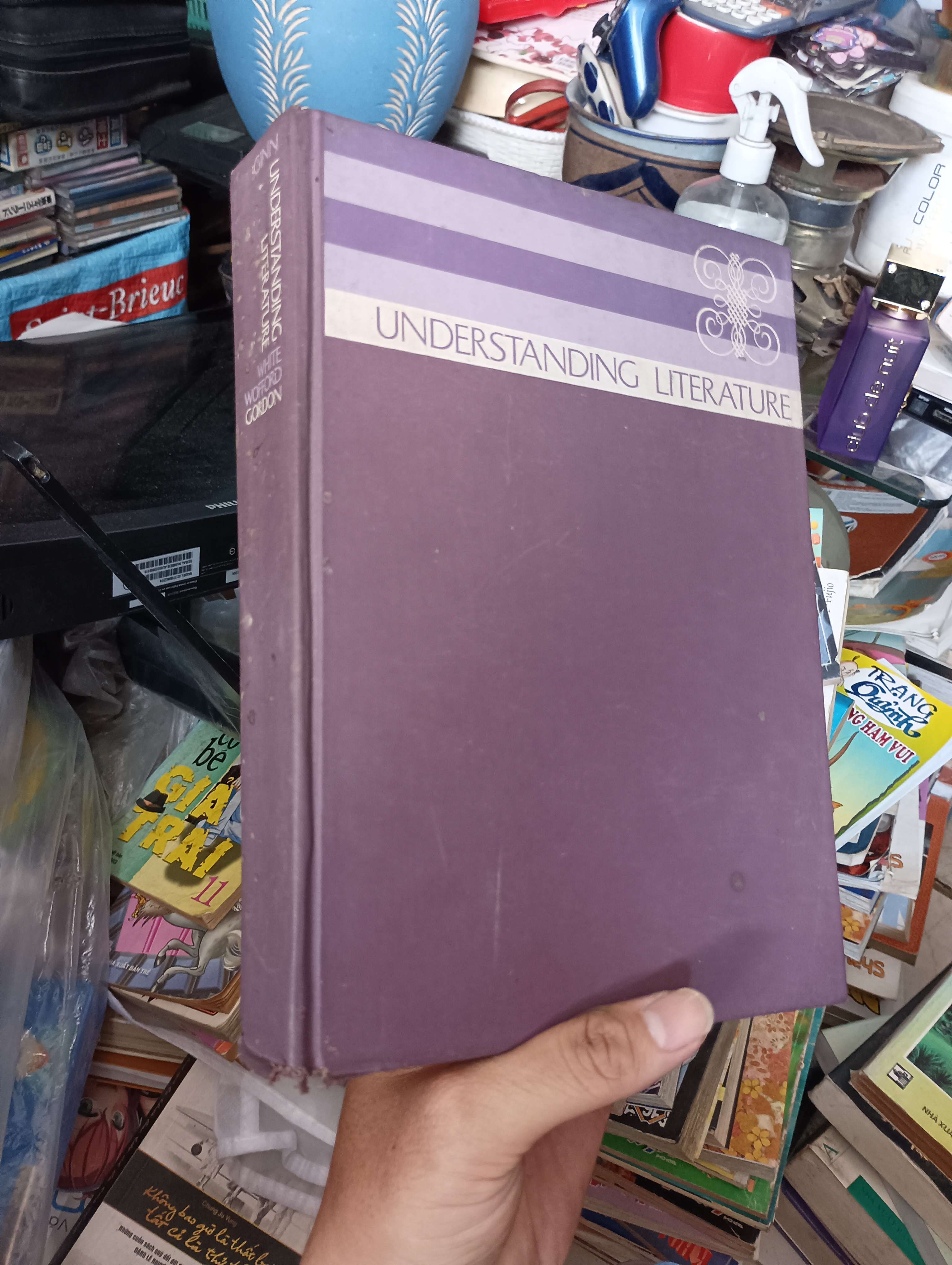UNDERSTANDING LITERATURE - WHITE WOFFORD GORDON (Sách ngoại) KSX