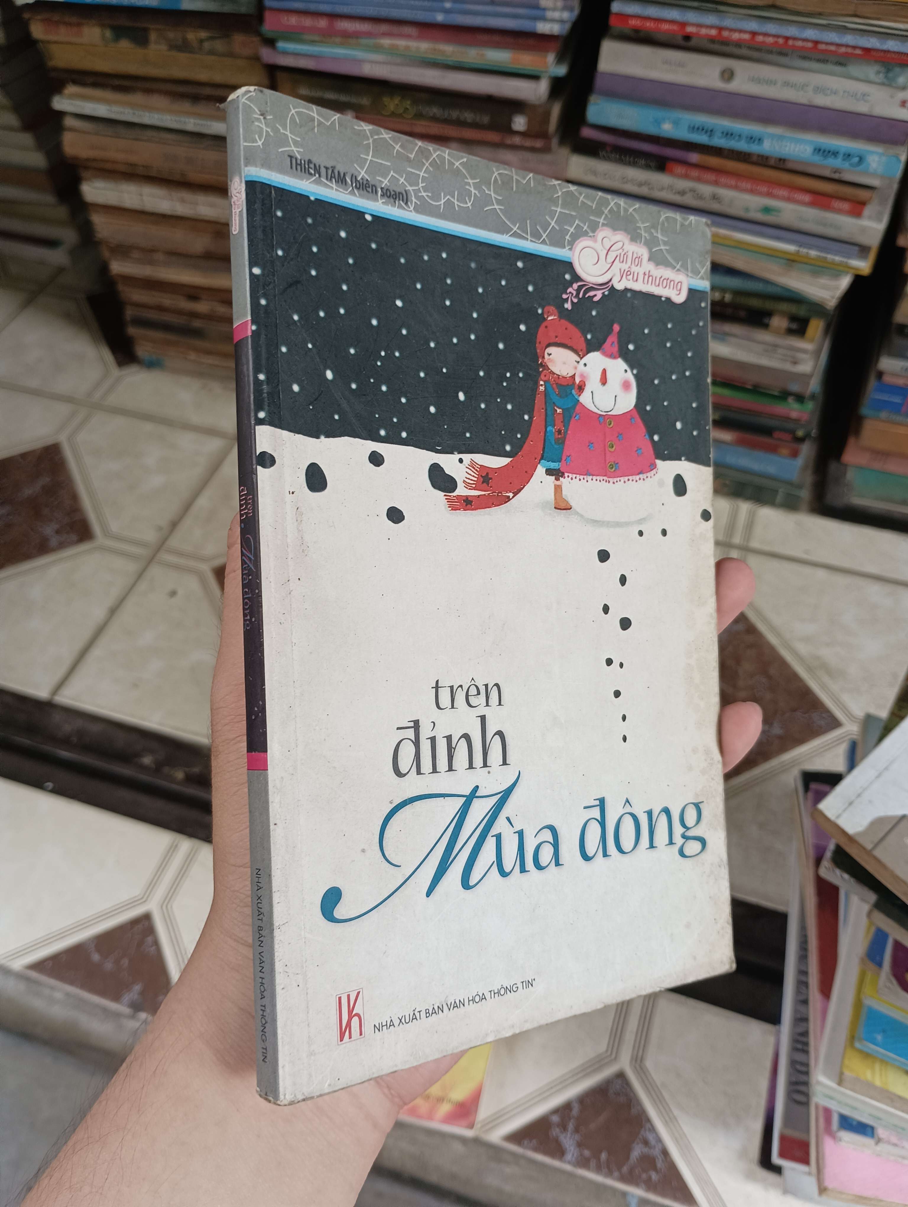 Trên đỉnh mùa đông Tác giả: Thiên Tâm 2009 (Sách văn học) BGB