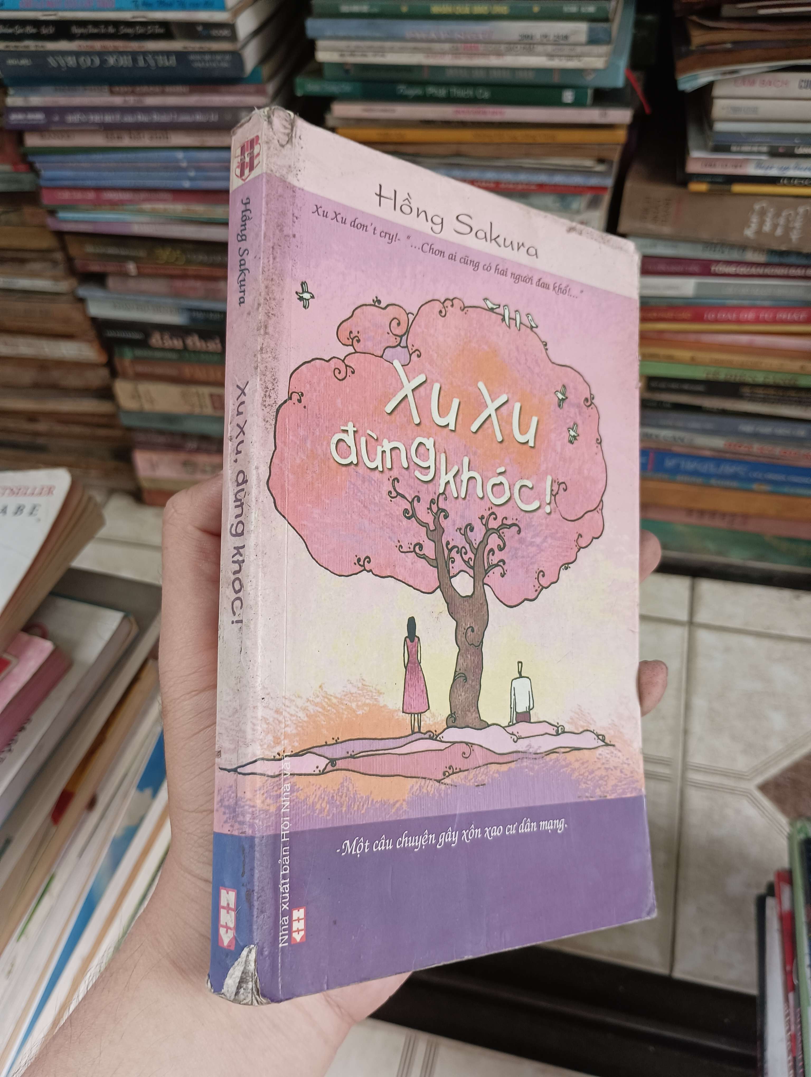 Xu Xu đừng khóc! - Hồng Sakura 2011 (Sách văn học) BGB